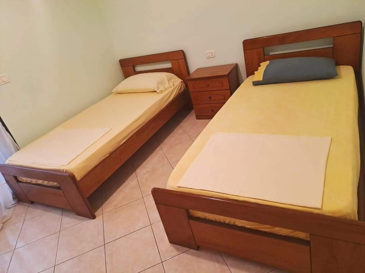 Lovely large summer apartment next to Lungomare