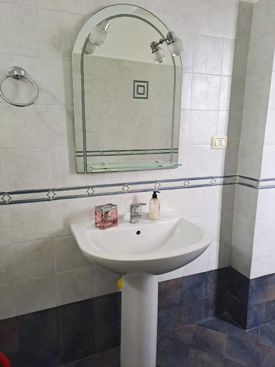Lovely large summer apartment next to Lungomare