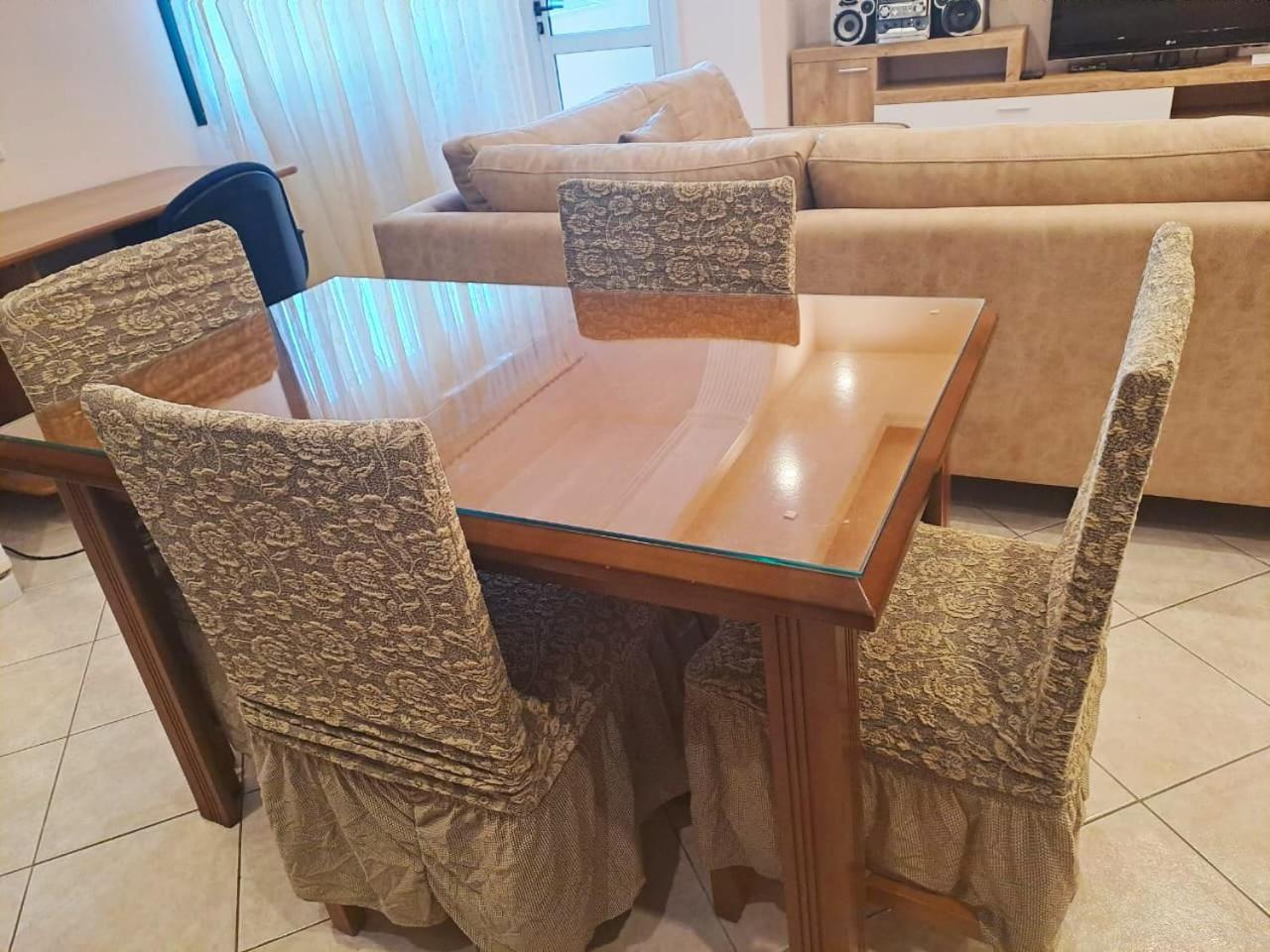 Lovely large summer apartment next to Lungomare