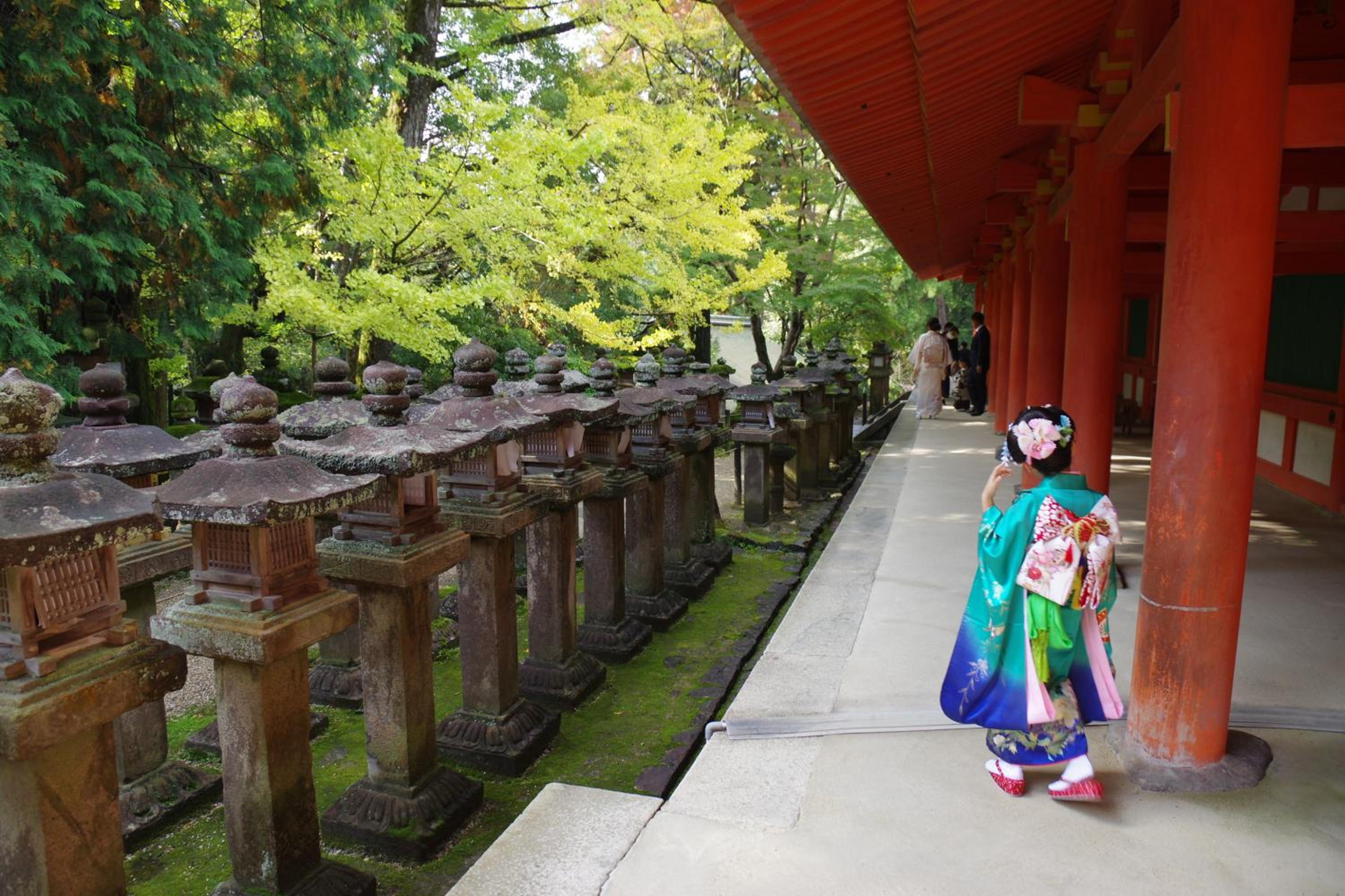 Chikyuutabikazoku Kintetsu-Nara Ekimae