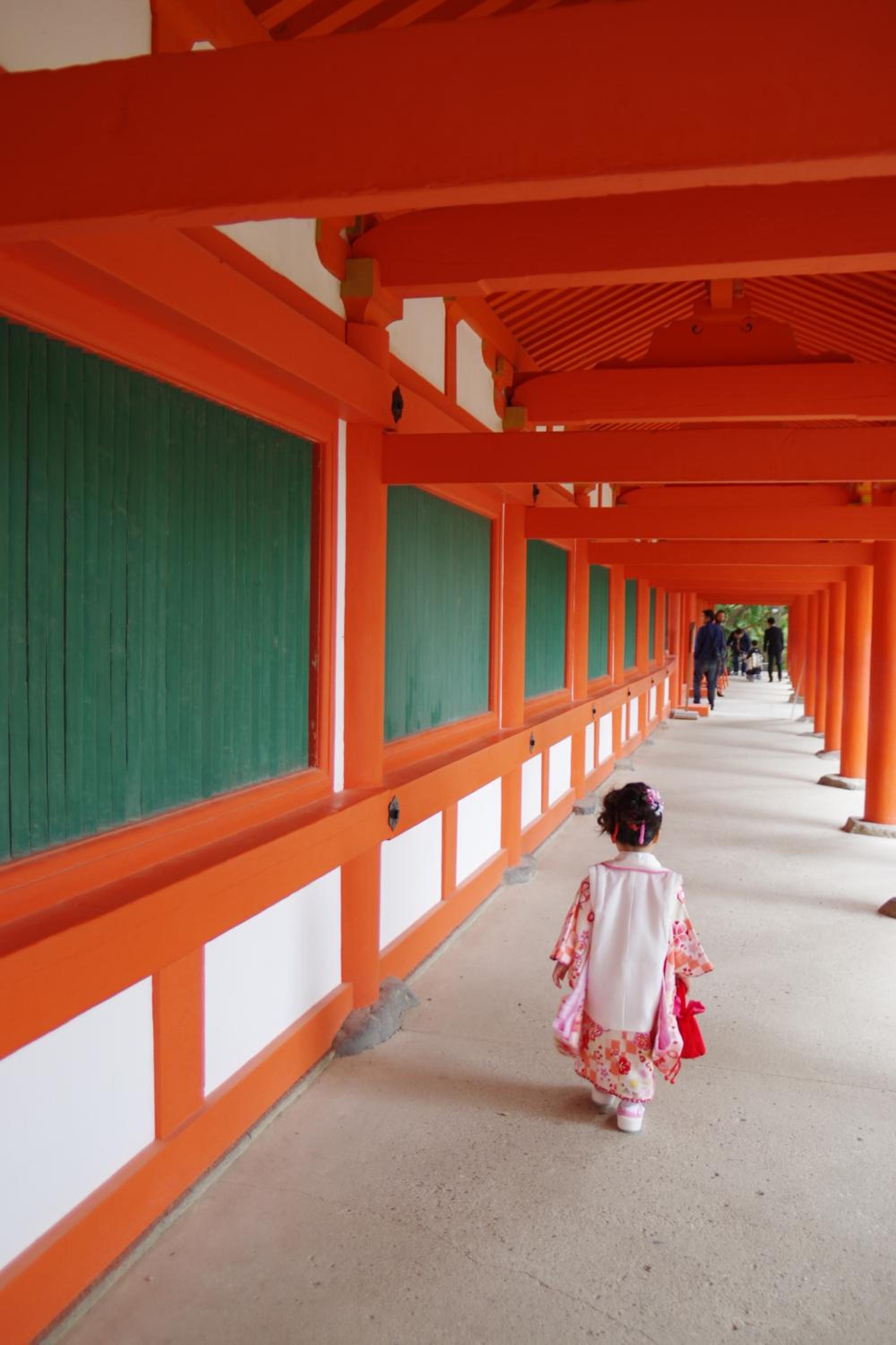 Chikyuutabikazoku Kintetsu-Nara Ekimae