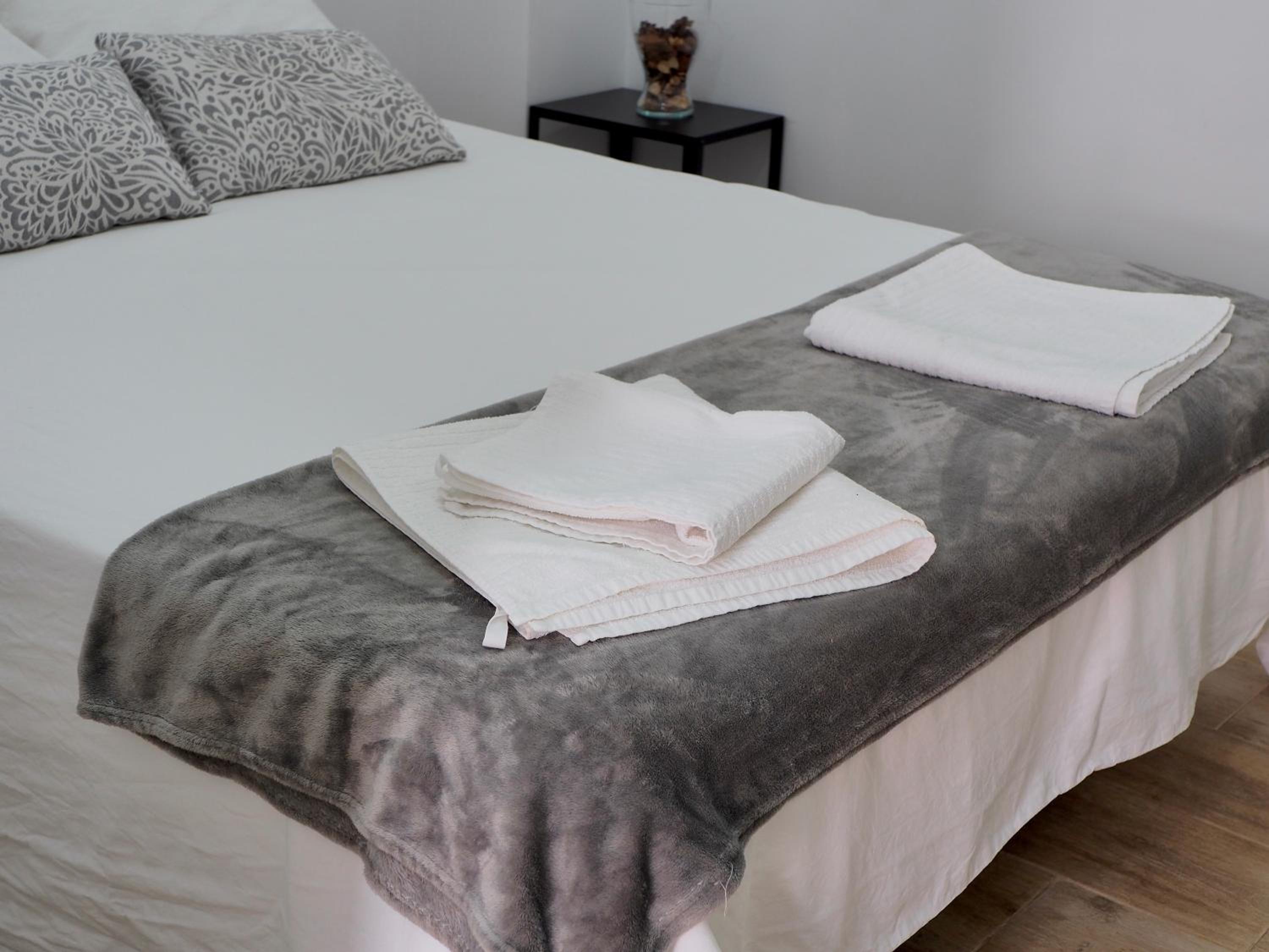 Apartamentos cruz roja B photo 4