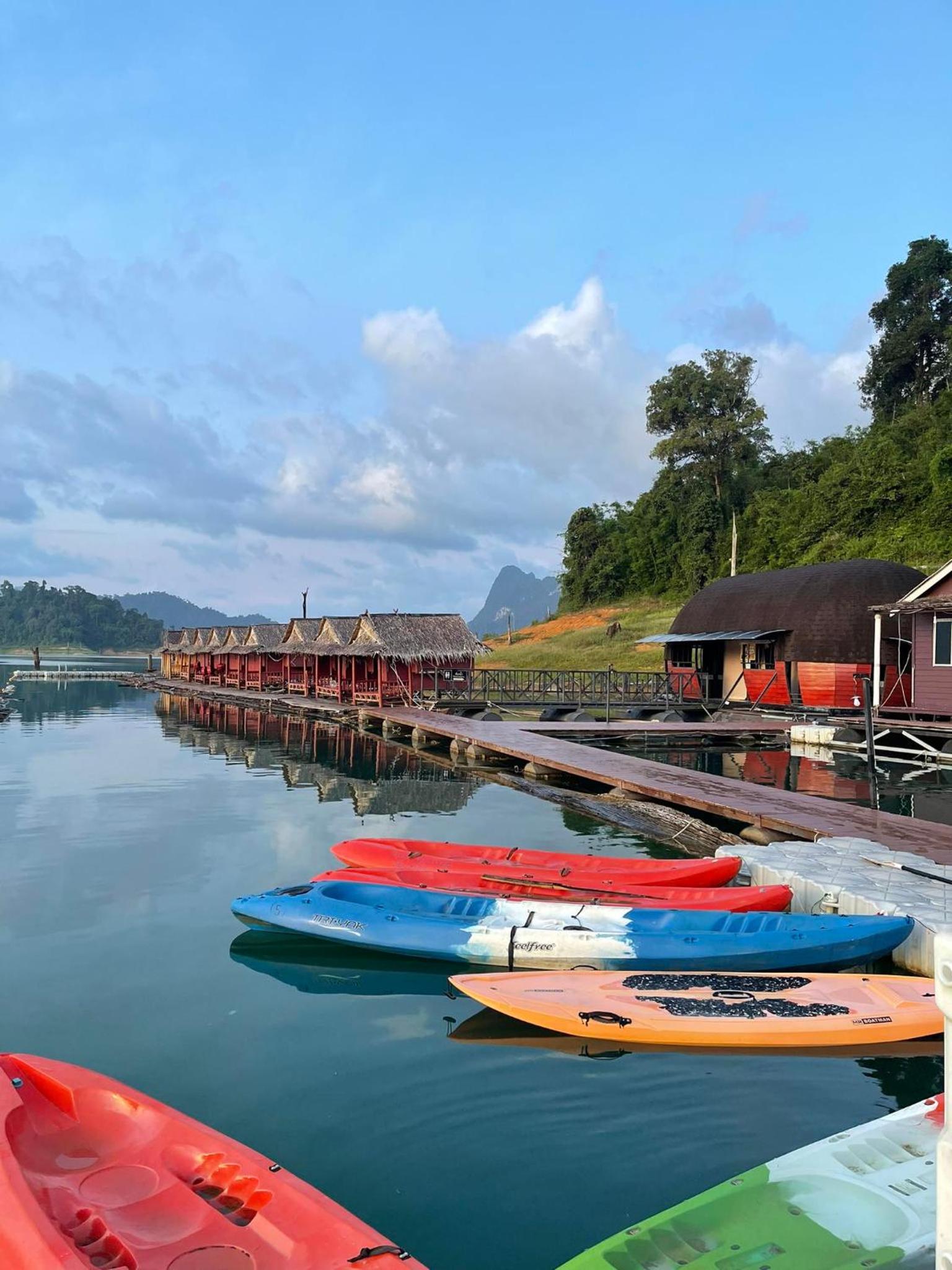 Khao Sok Green Mountain View