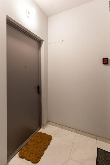 Mysa Flat with Spacious Patio view 4