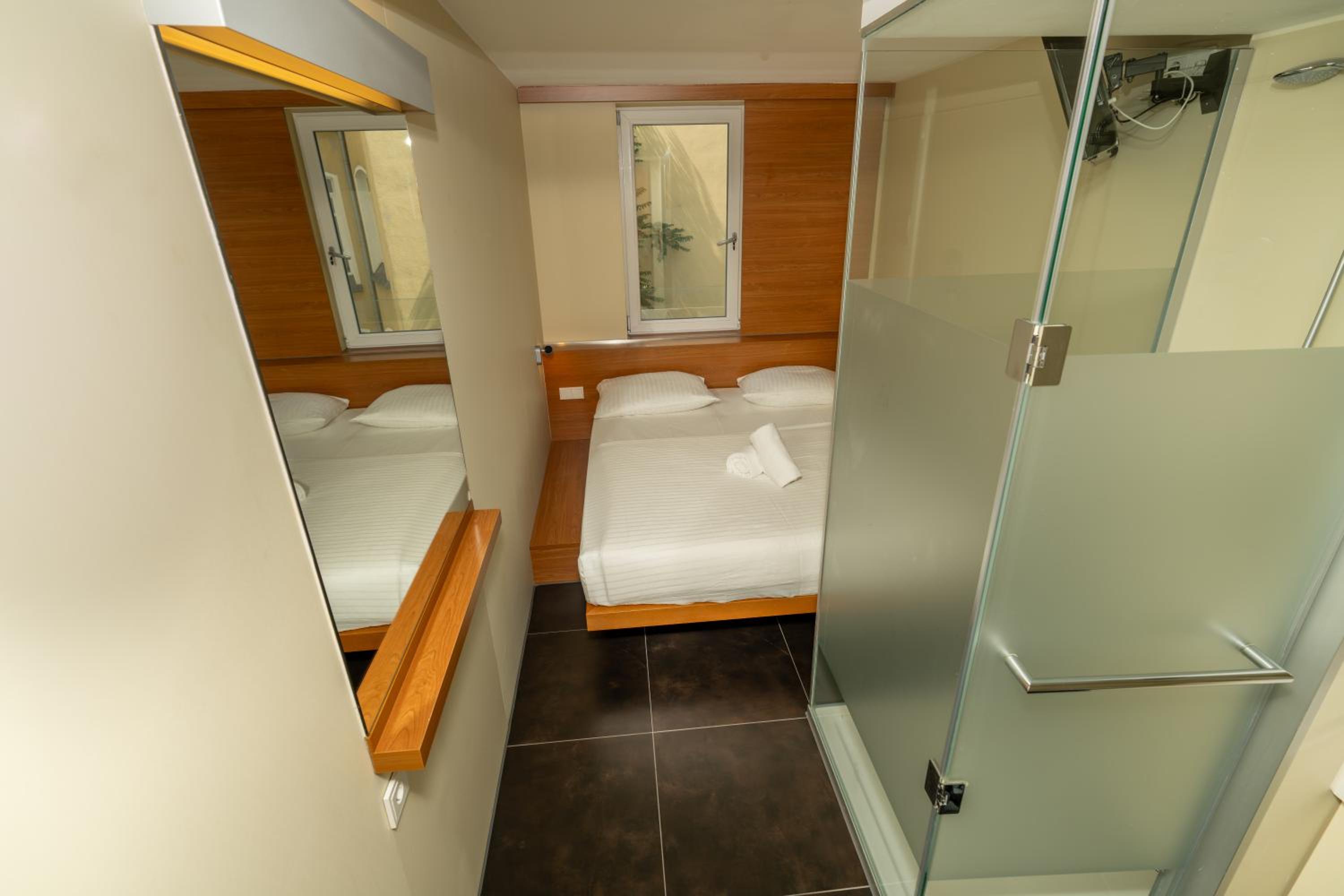 Hotel Dusseldorfer Hof - Property Image 2