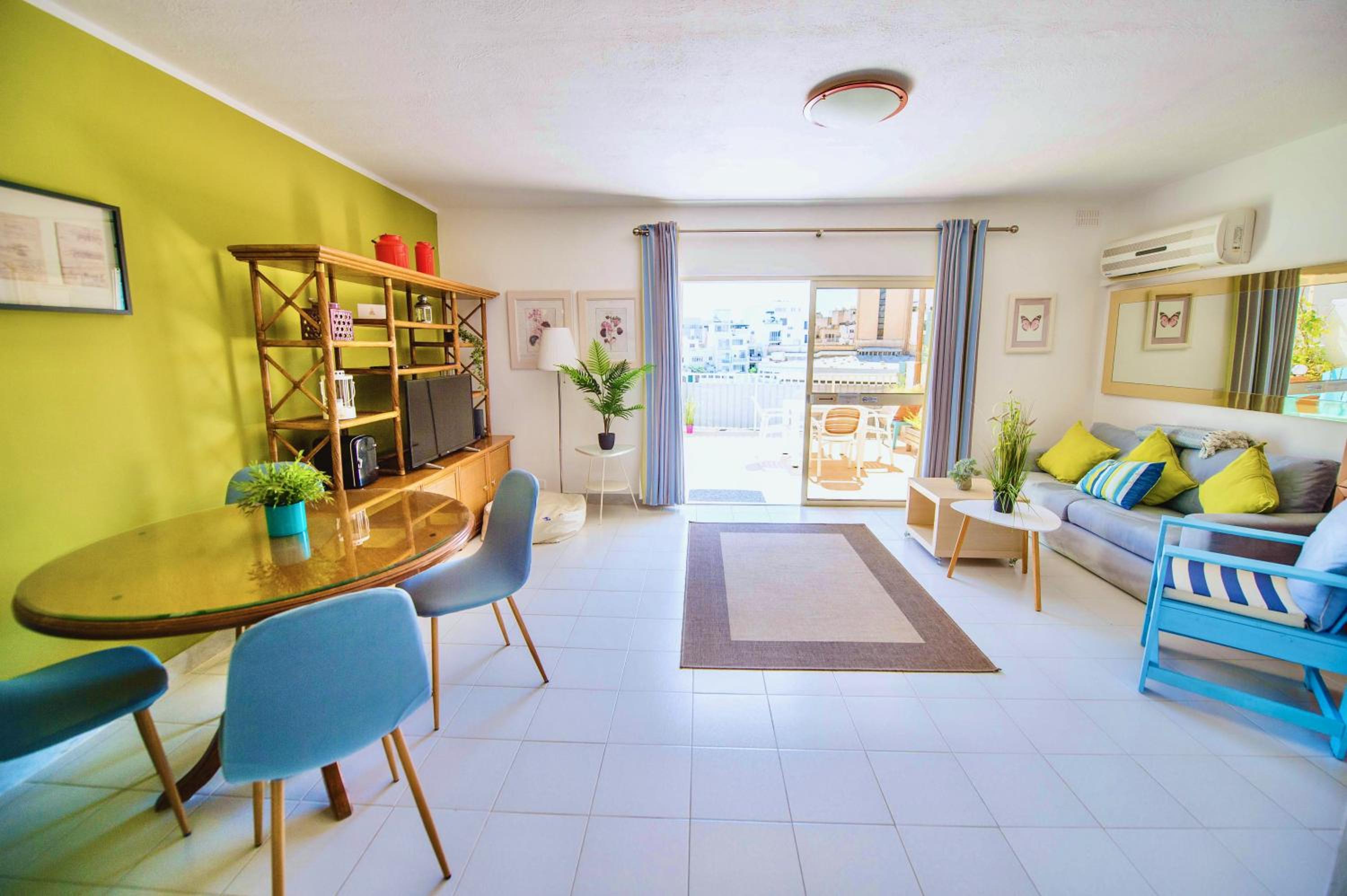 Prime location: 3 Bedroom/3 Bath+Terrace photo 5