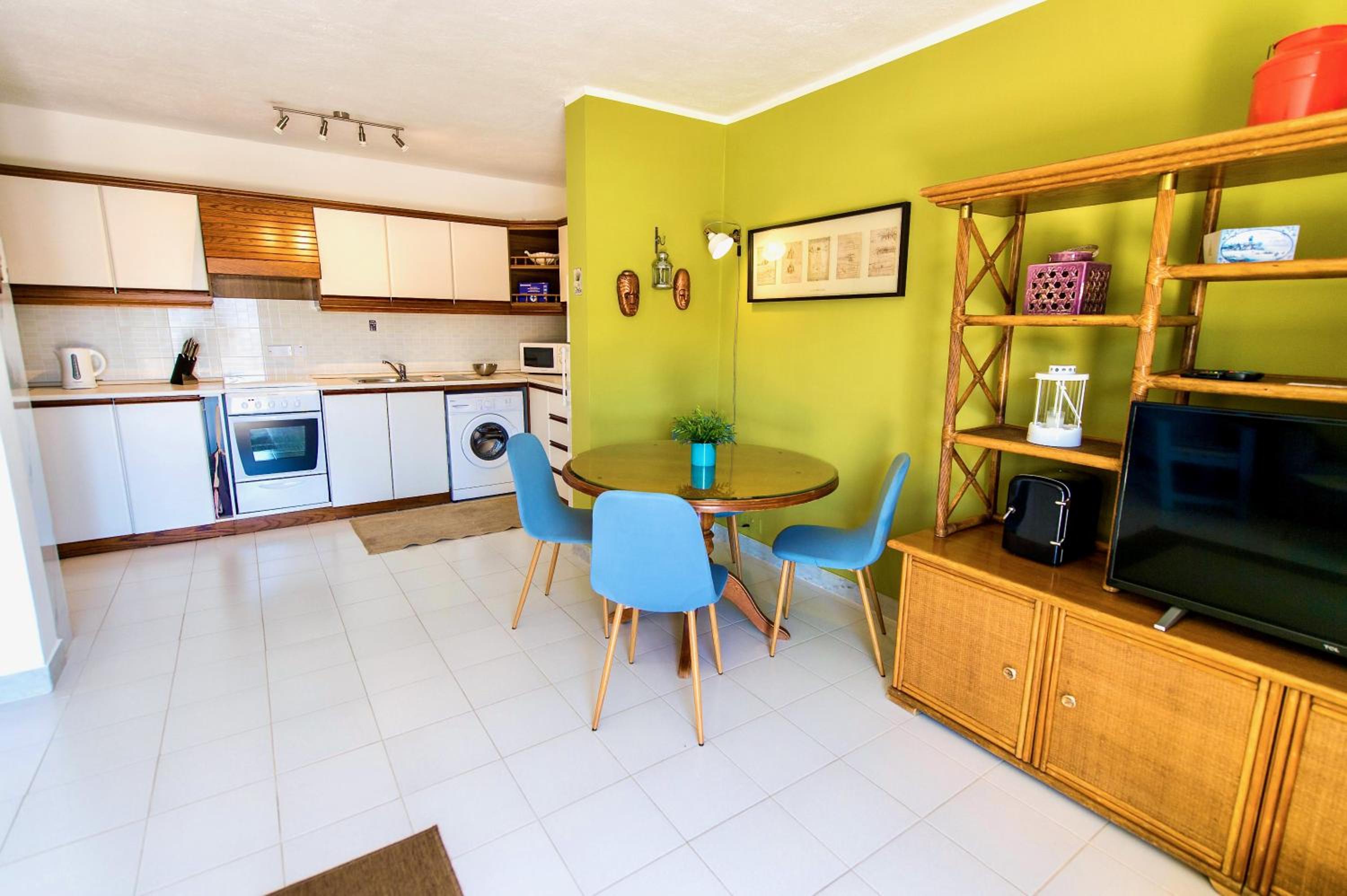 Prime location: 3 Bedroom/3 Bath+Terrace photo 4