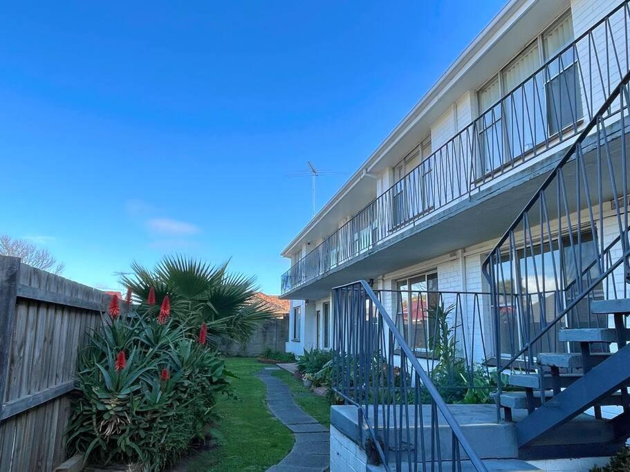 Central Apartment near Dandenong Hospital & Market