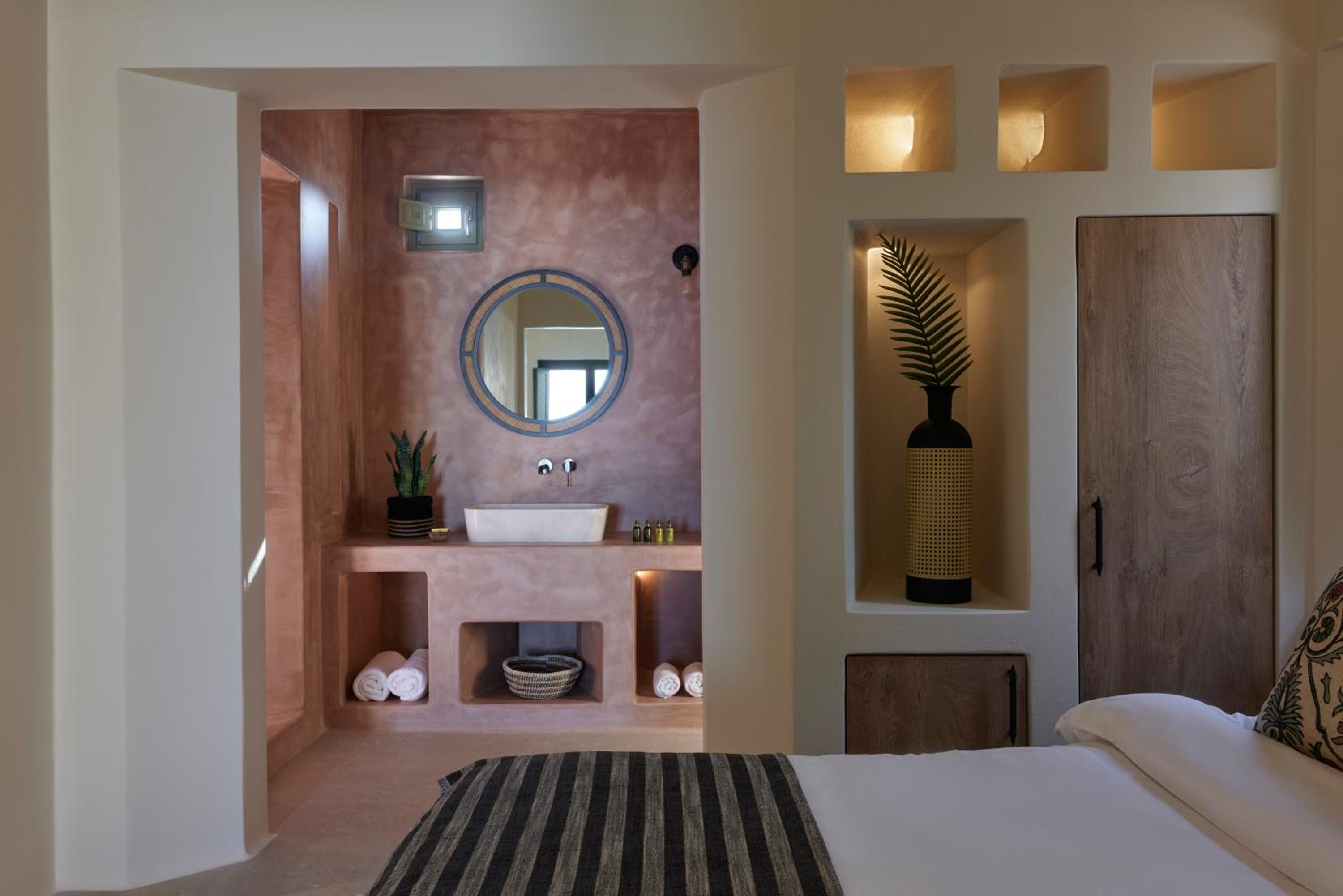Aeon Suites - Adults Only by Mr and Mrs White