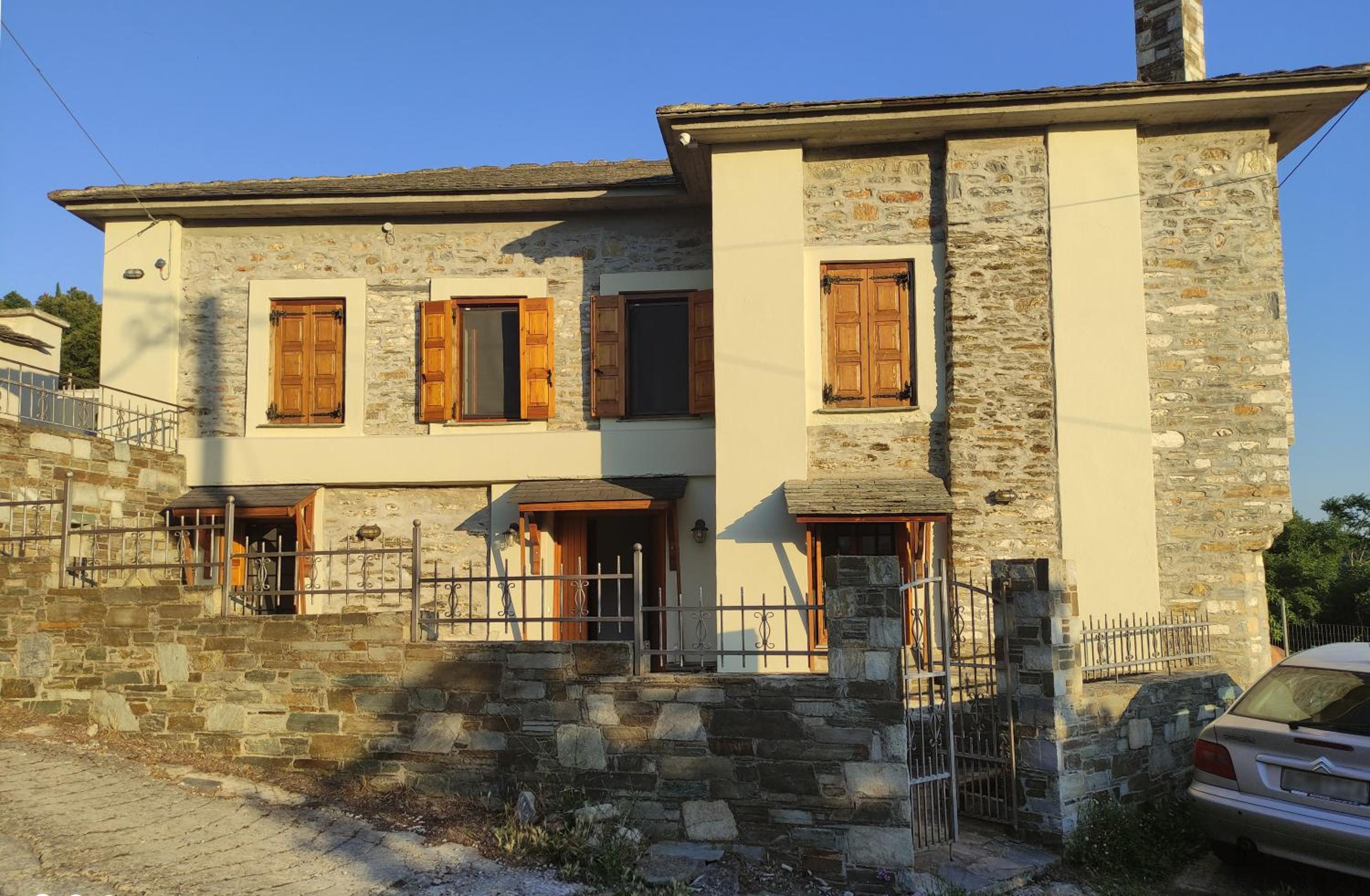 Sunlight Stonehouse view 5