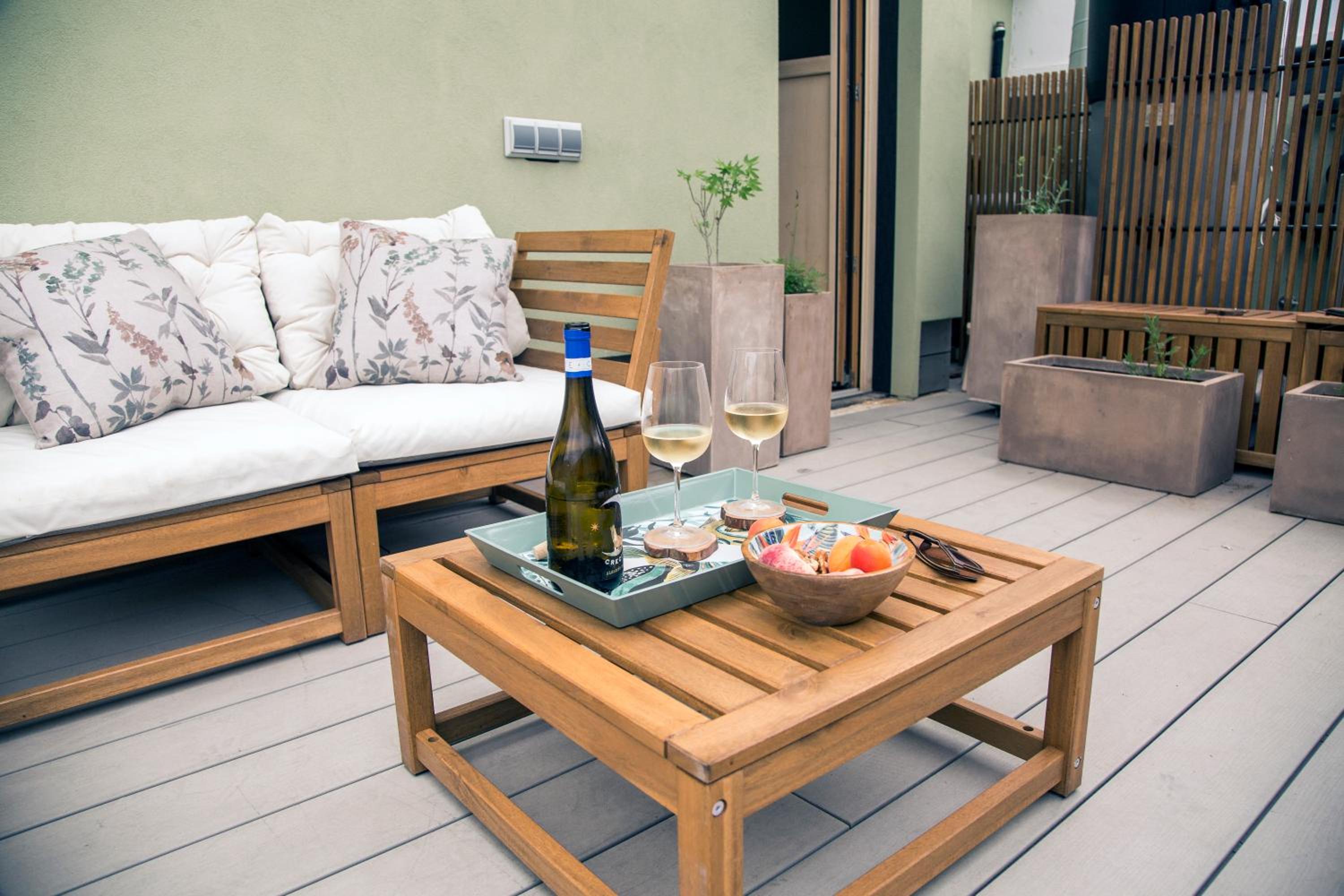 The Wooden House VV