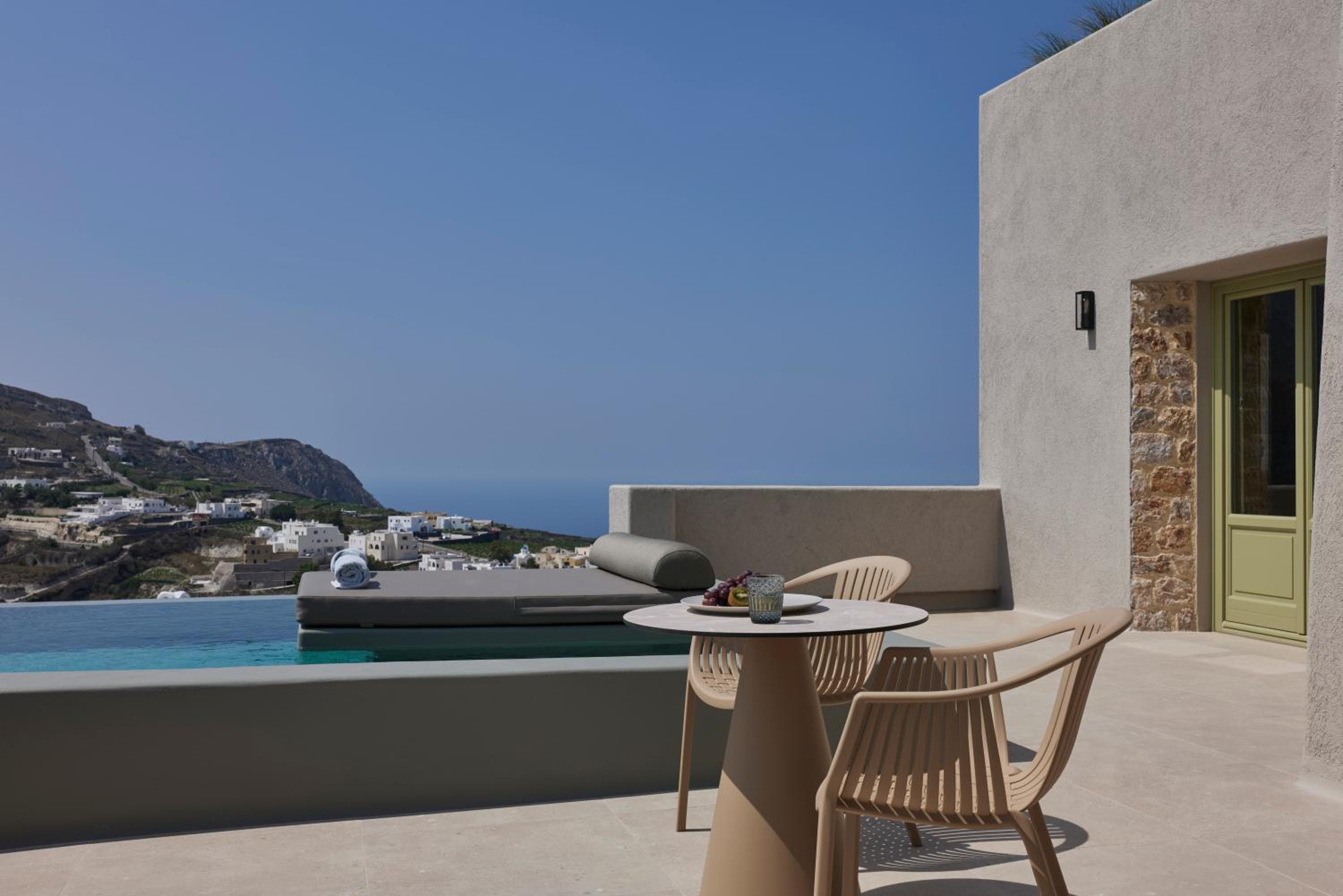 Aeon Suites - Adults Only by Mr and Mrs White