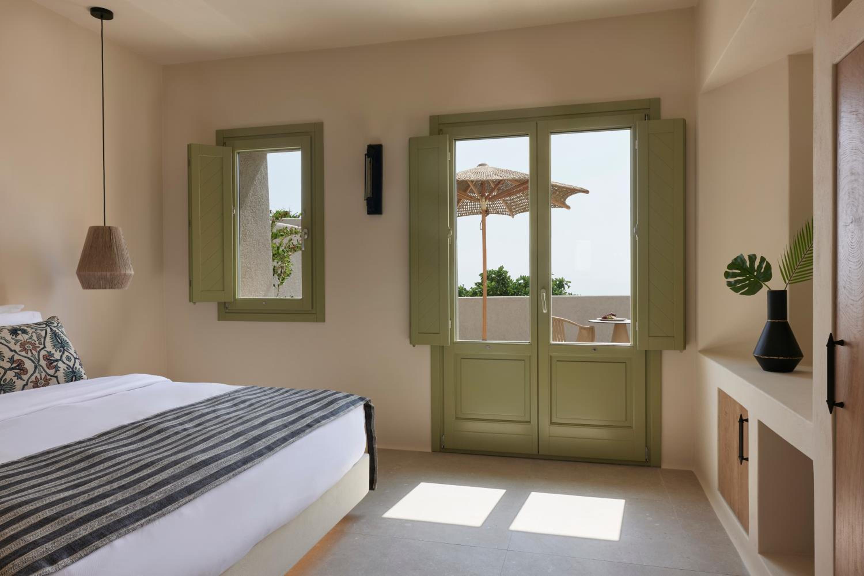Aeon Suites - Adults Only by Mr and Mrs White