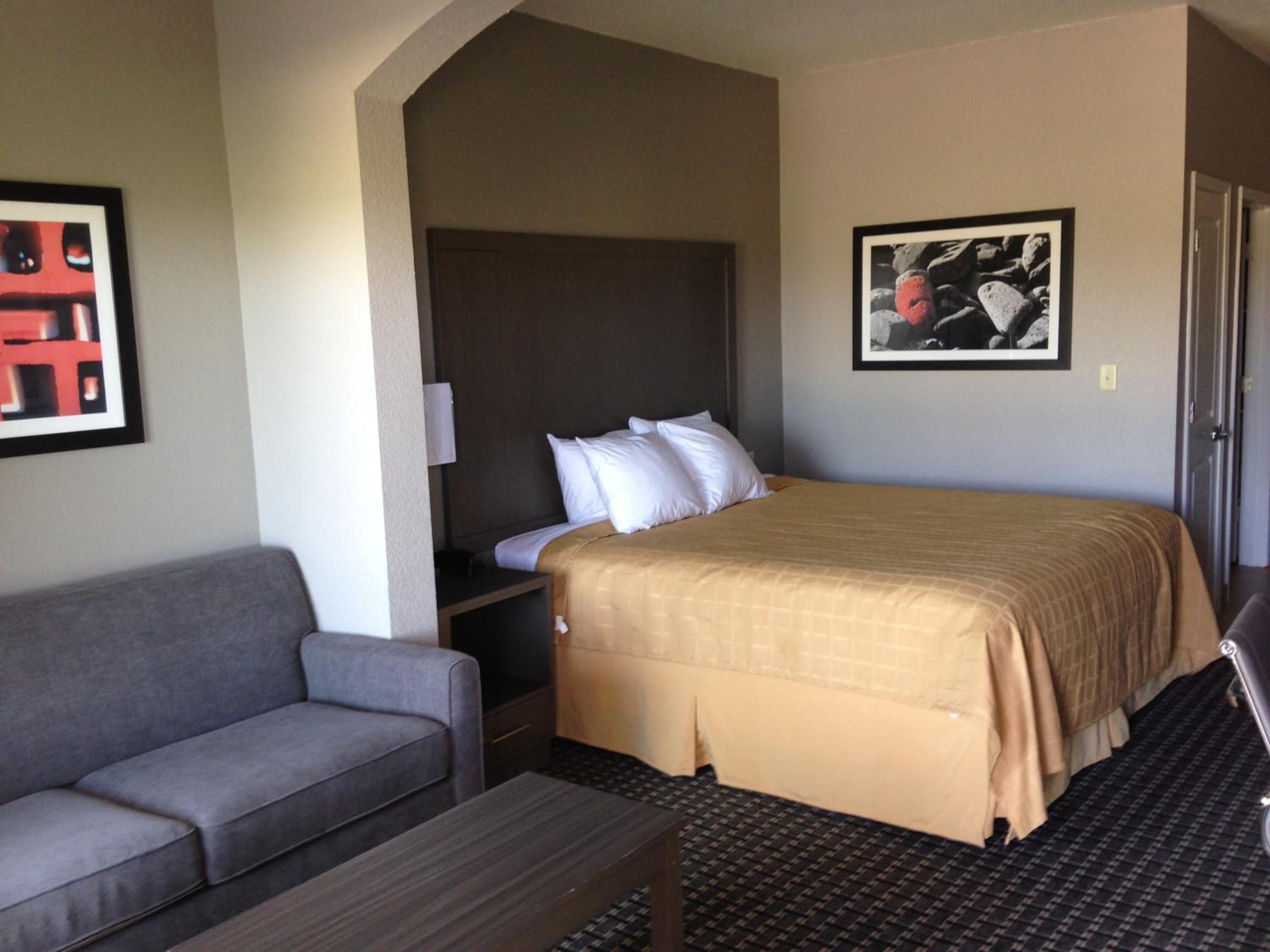 Scottish Inn & Suites Cotulla, TX