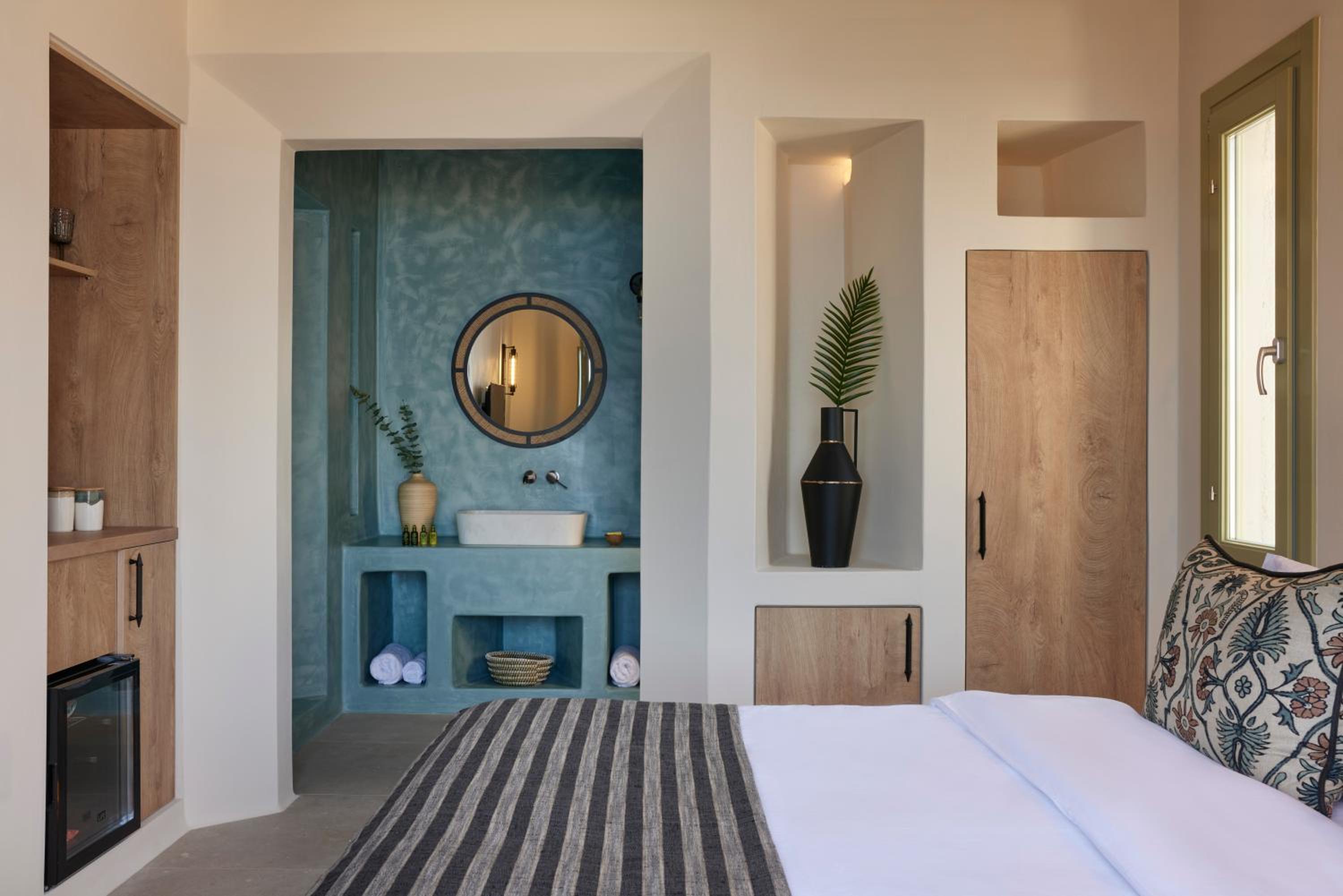 Aeon Suites - Adults Only by Mr and Mrs White