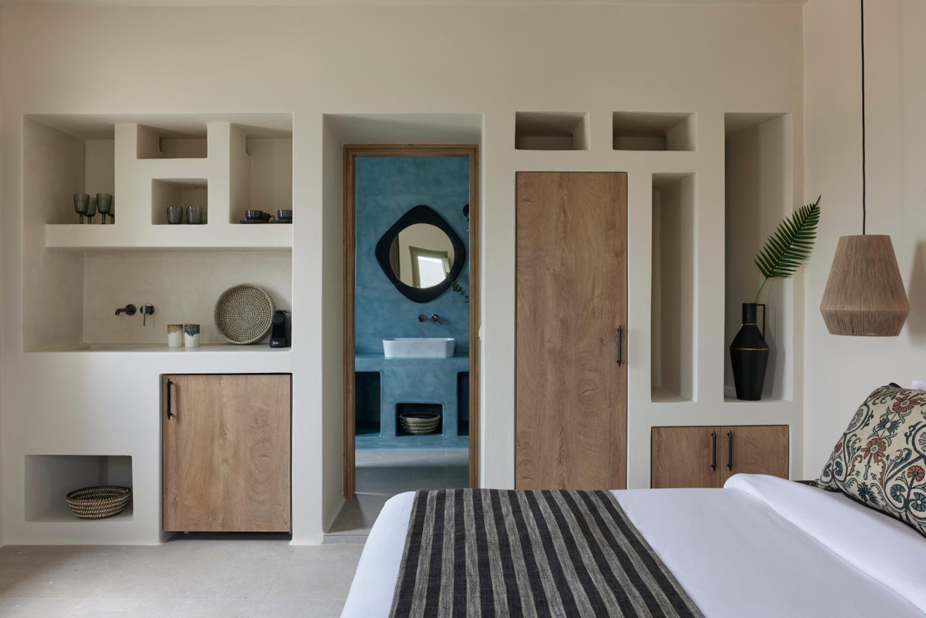 Aeon Suites - Adults Only by Mr and Mrs White