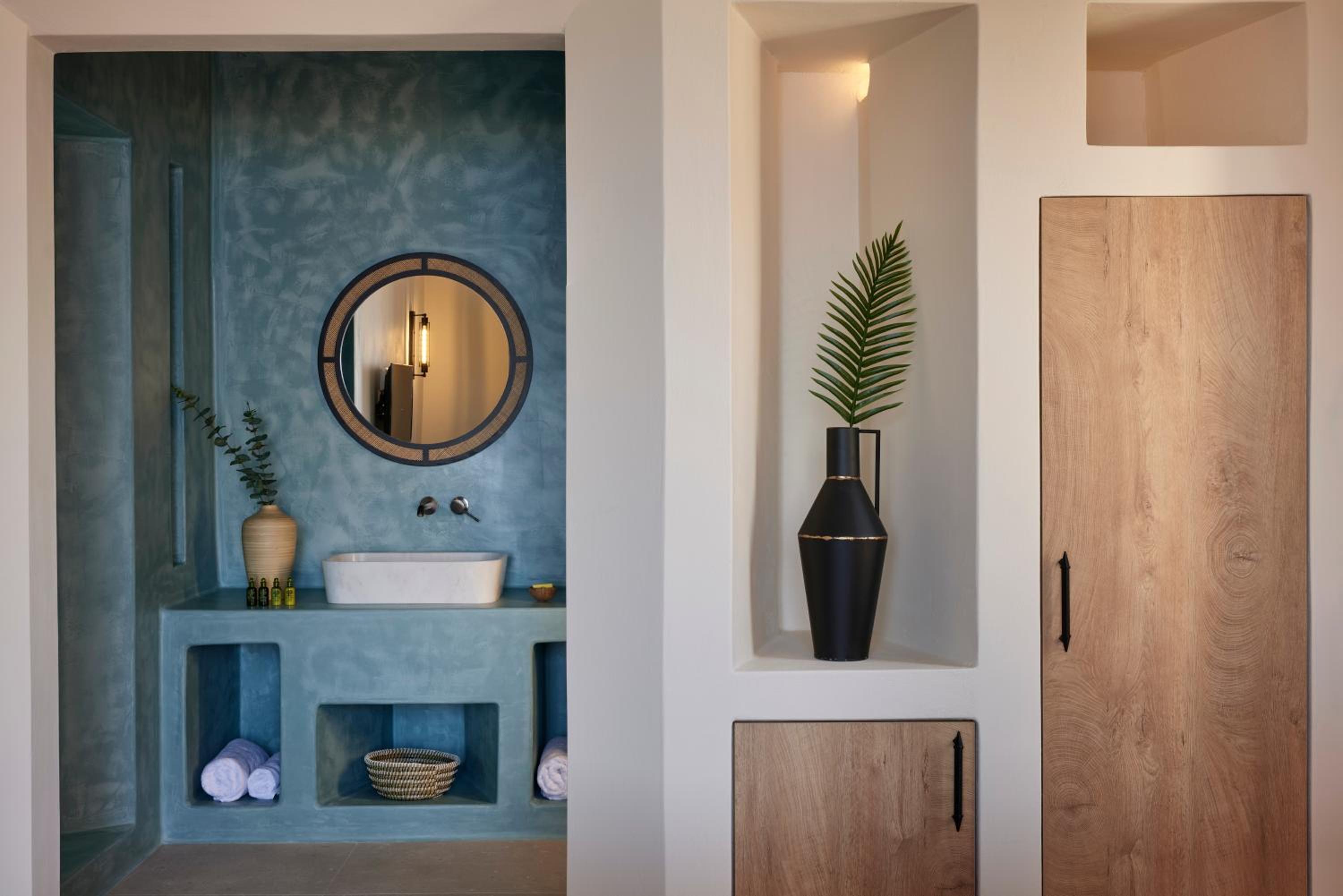 Aeon Suites - Adults Only by Mr and Mrs White