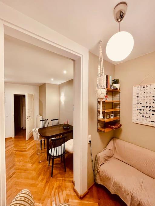 18m2 Zimmer mit Jugendstil-Charme im Stadtzentrum