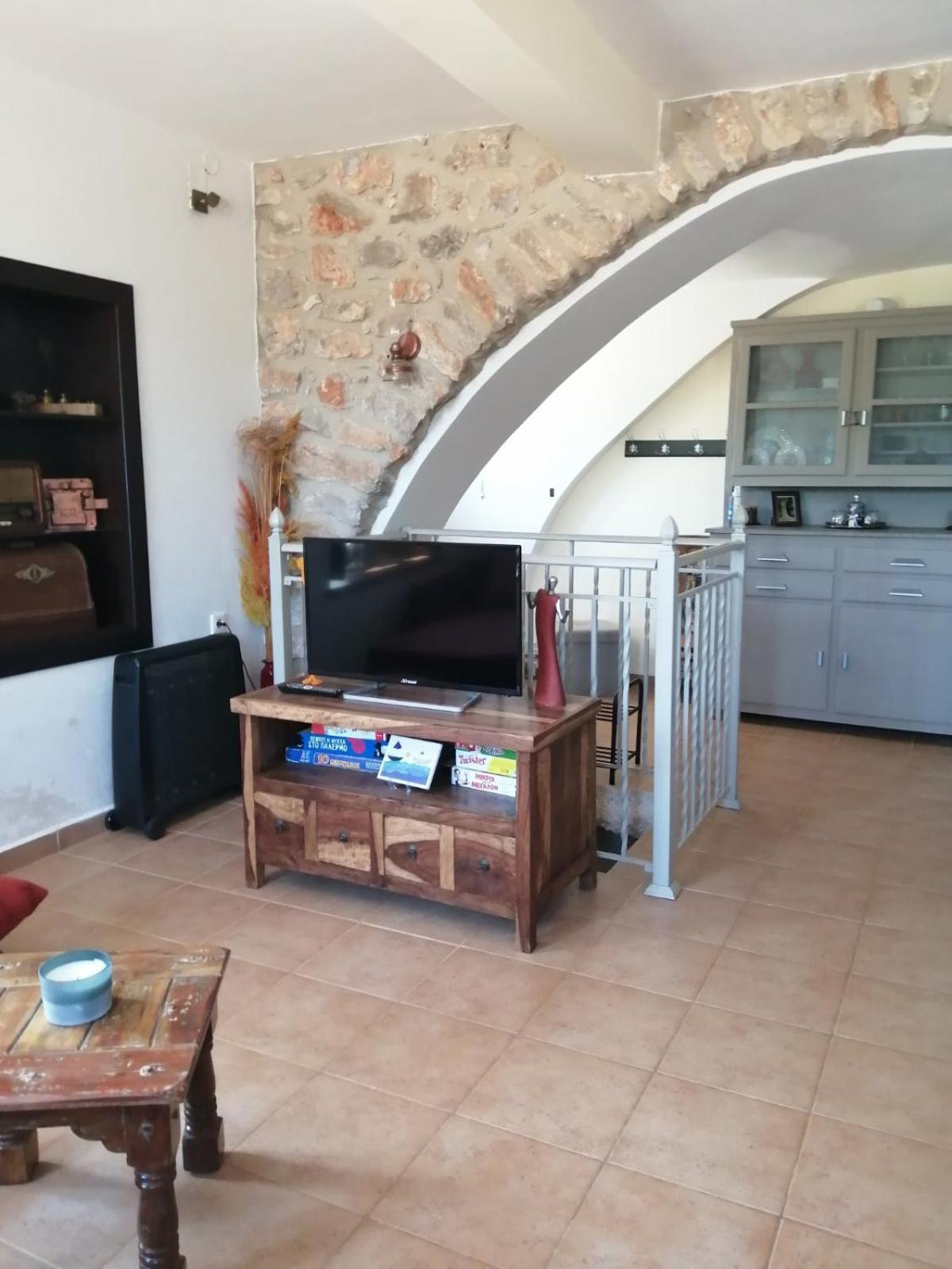 Angie's Stone house photo 5