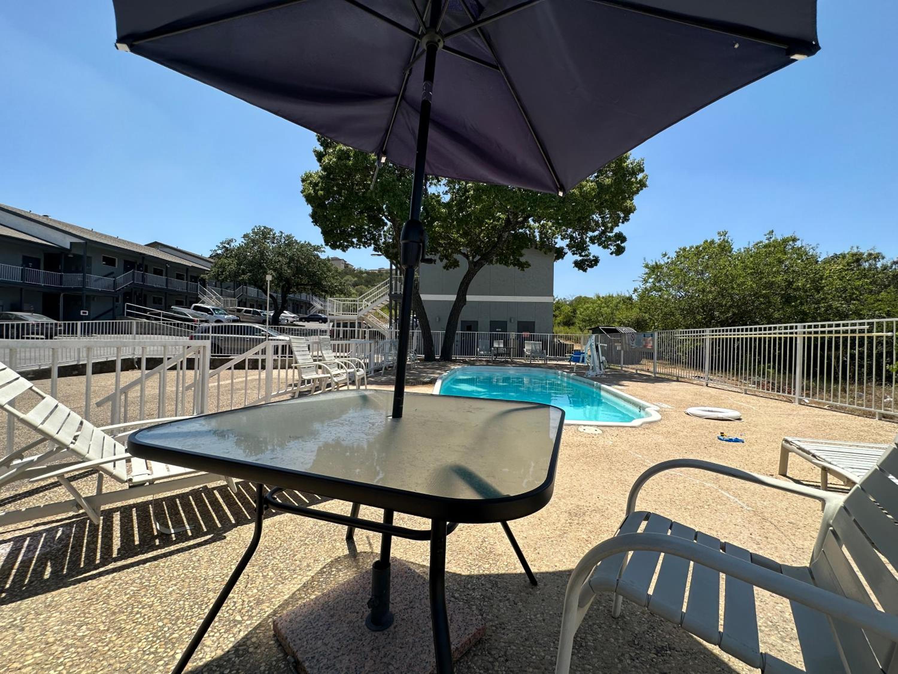 San Antonio Vacations - HillView Inn at Six Flags Fiesta - Property Image 33