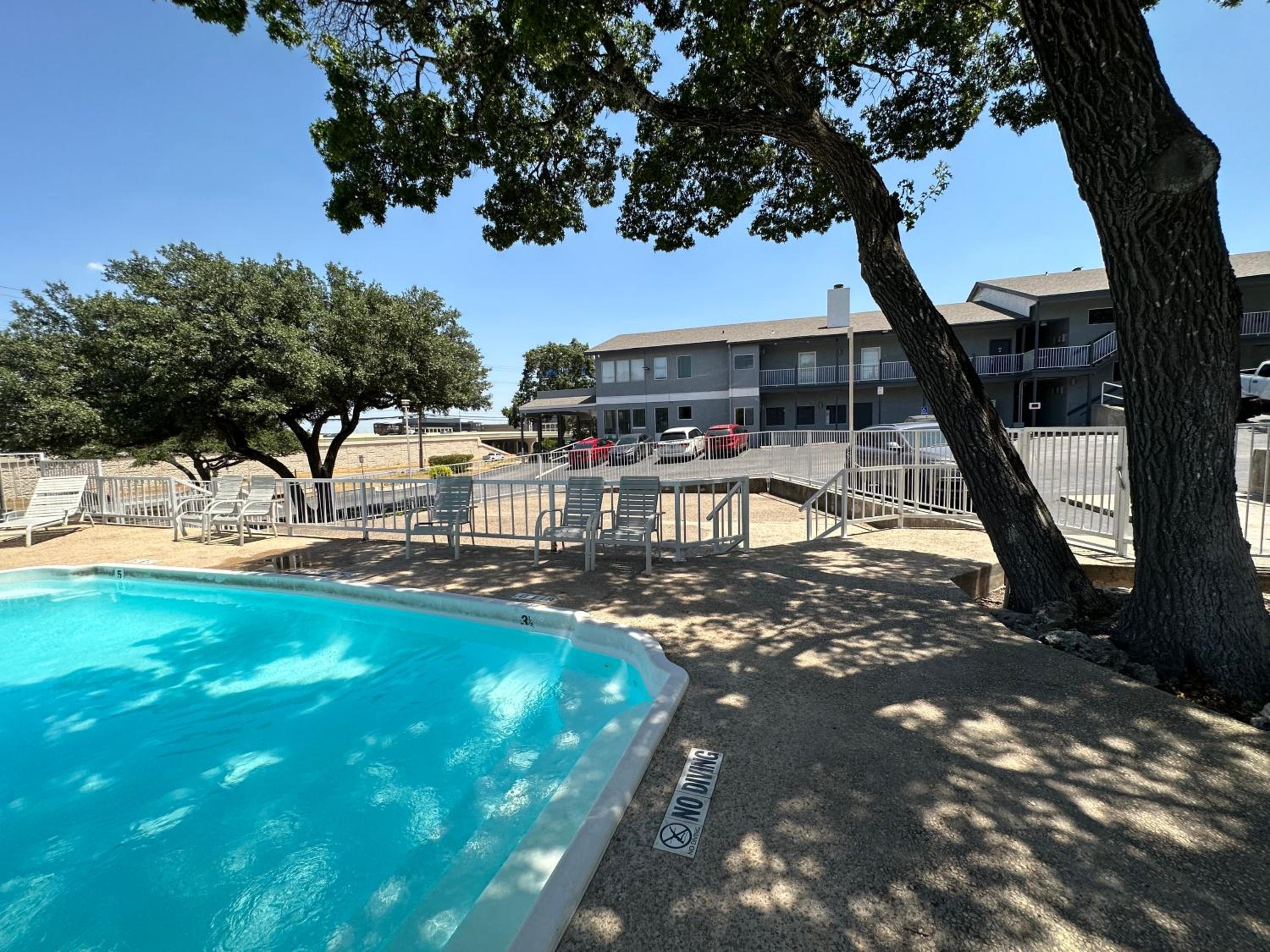 San Antonio Vacations - HillView Inn at Six Flags Fiesta - Property Image 34
