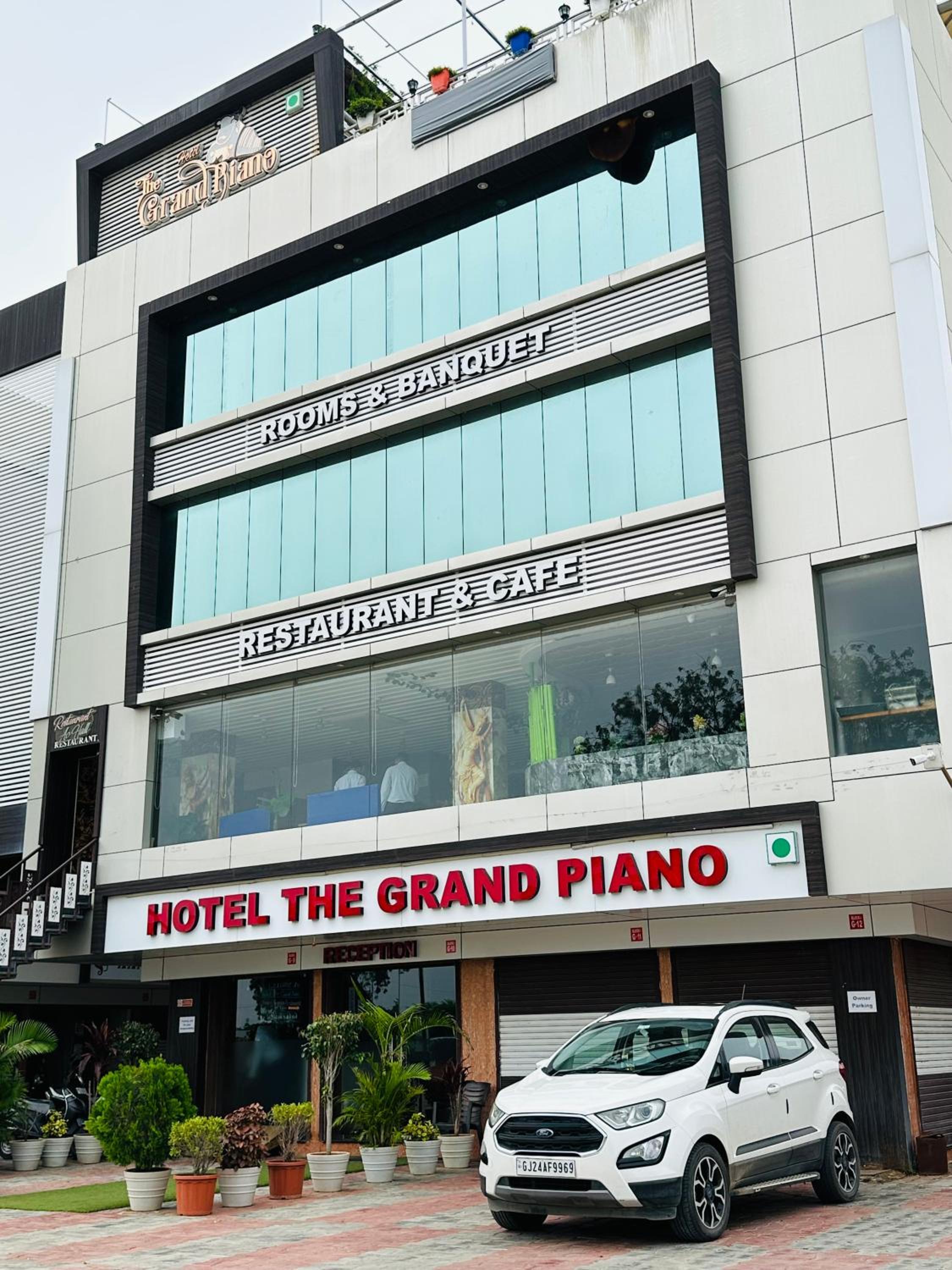 Hotel The Grand Piano - Best Business Hotel in Patan view 2