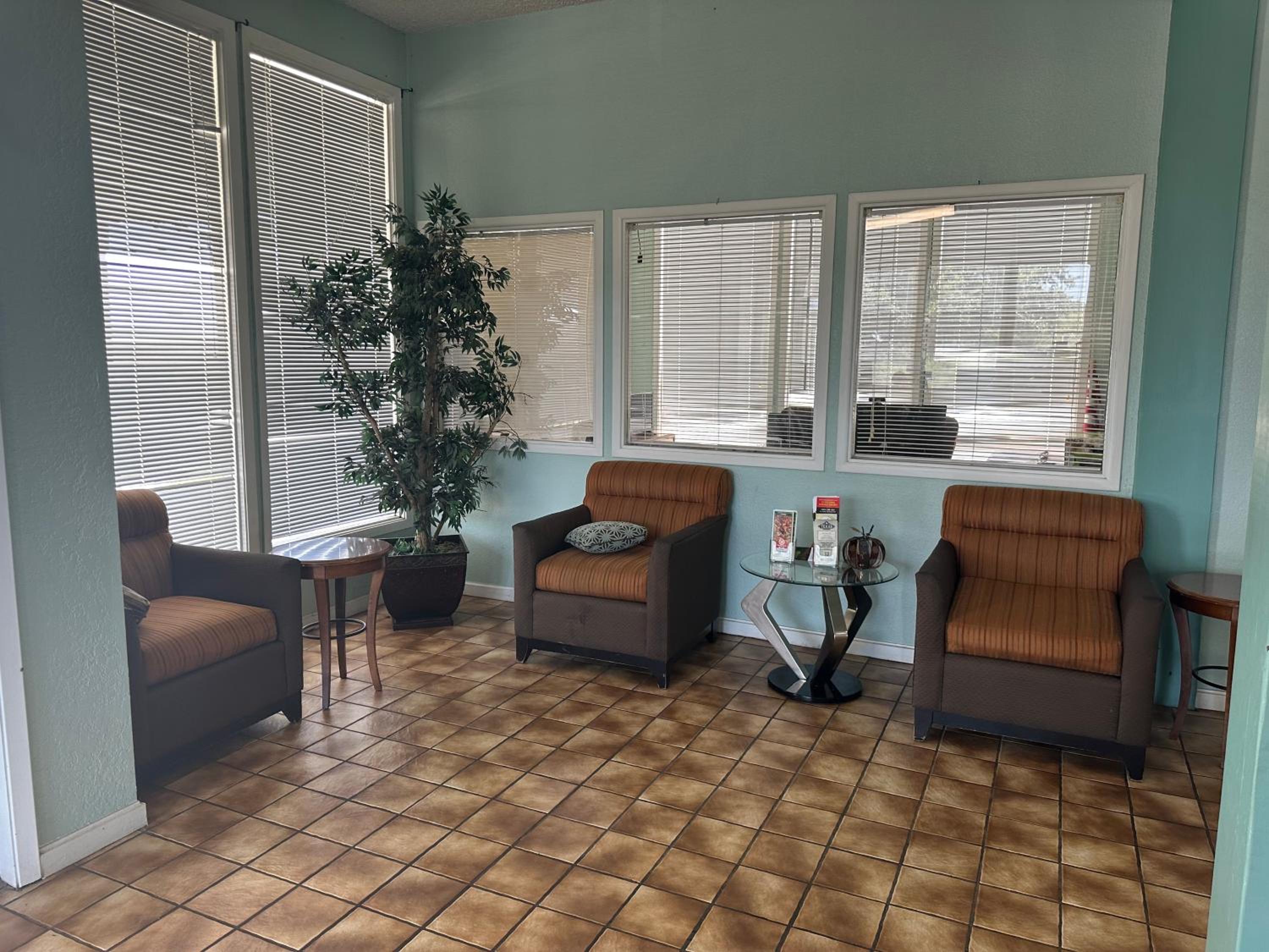 San Antonio Vacations - HillView Inn at Six Flags Fiesta - Property Image 31