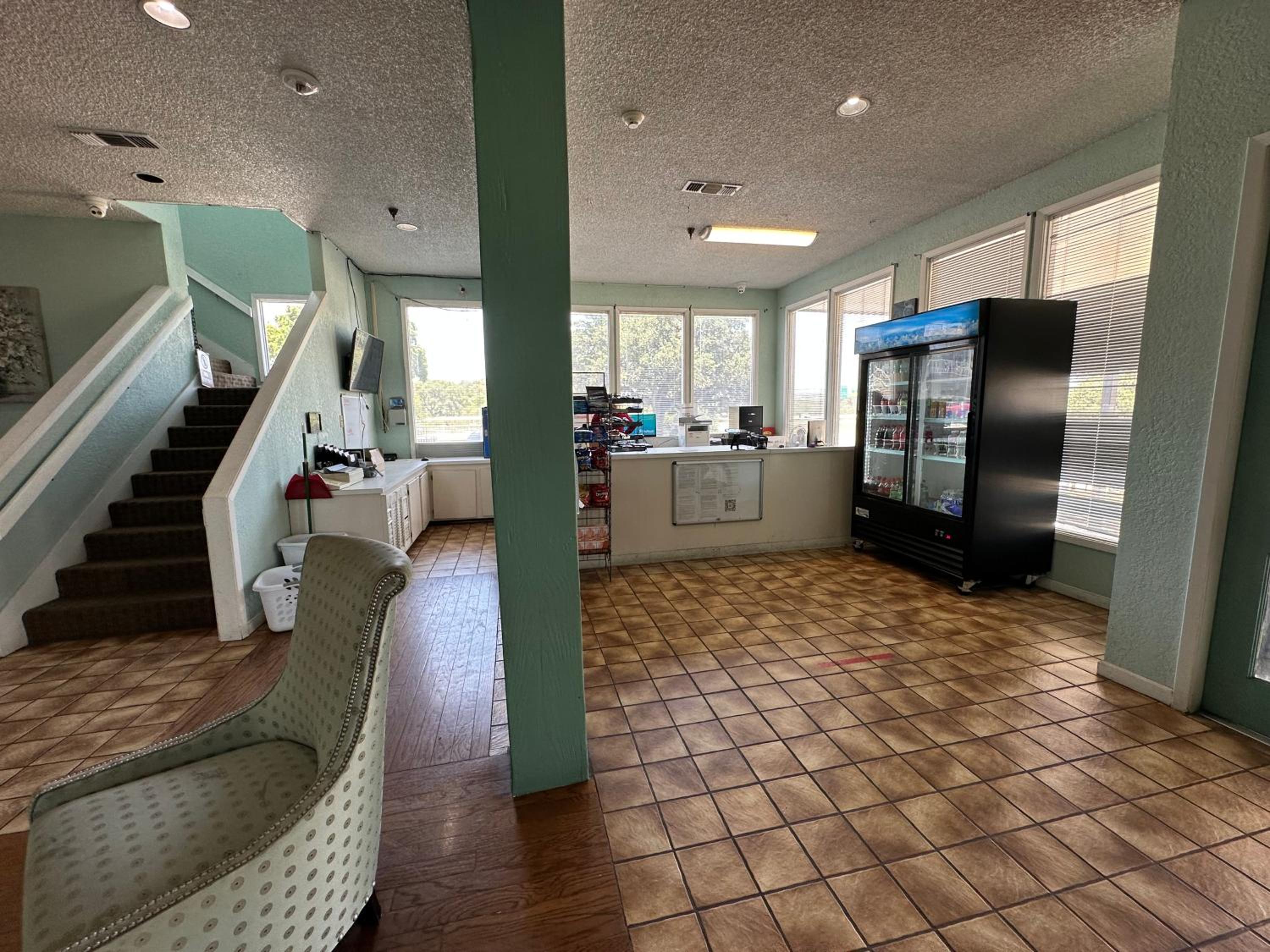 San Antonio Vacations - HillView Inn at Six Flags Fiesta - Property Image 29