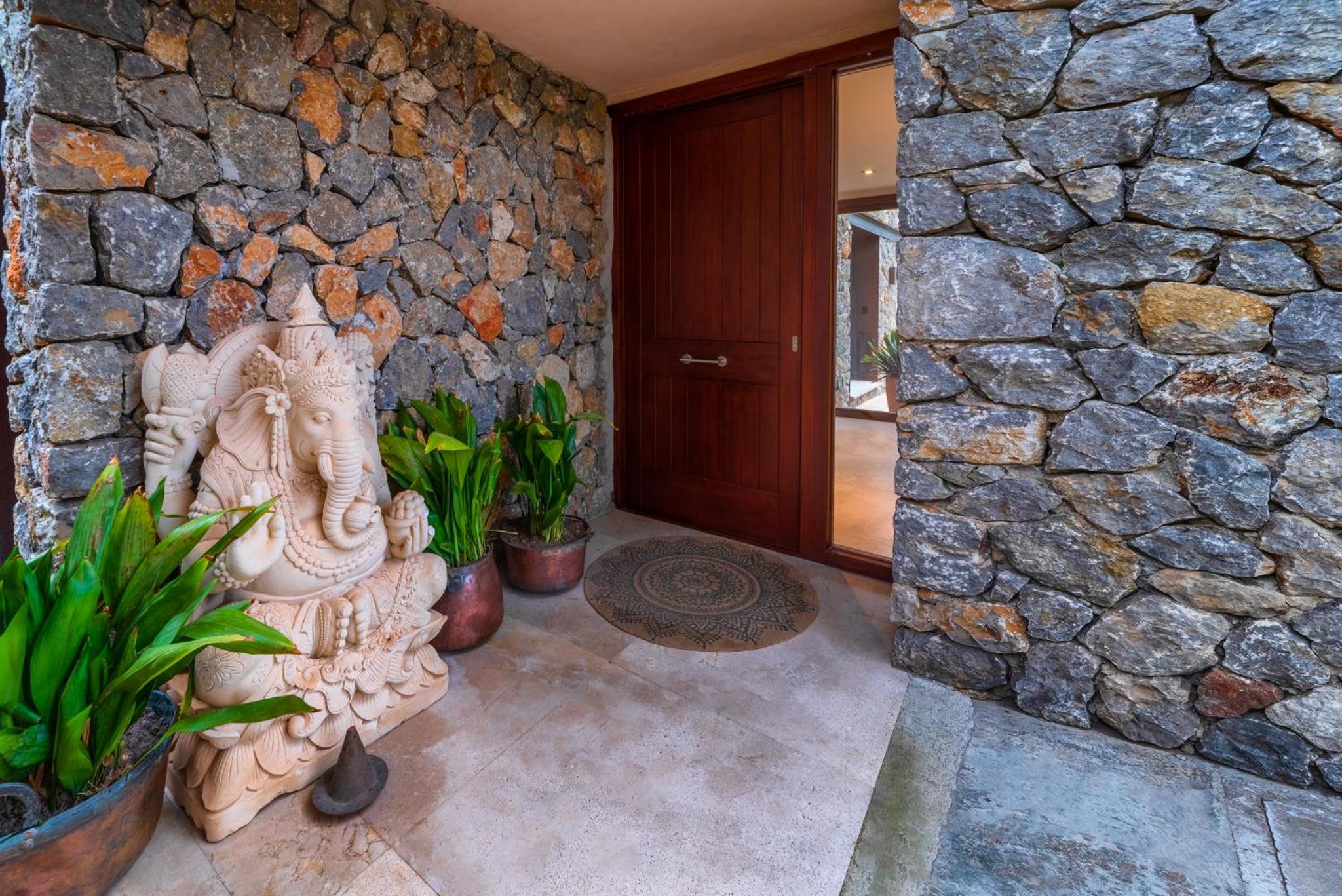 Can GANESHA Villa