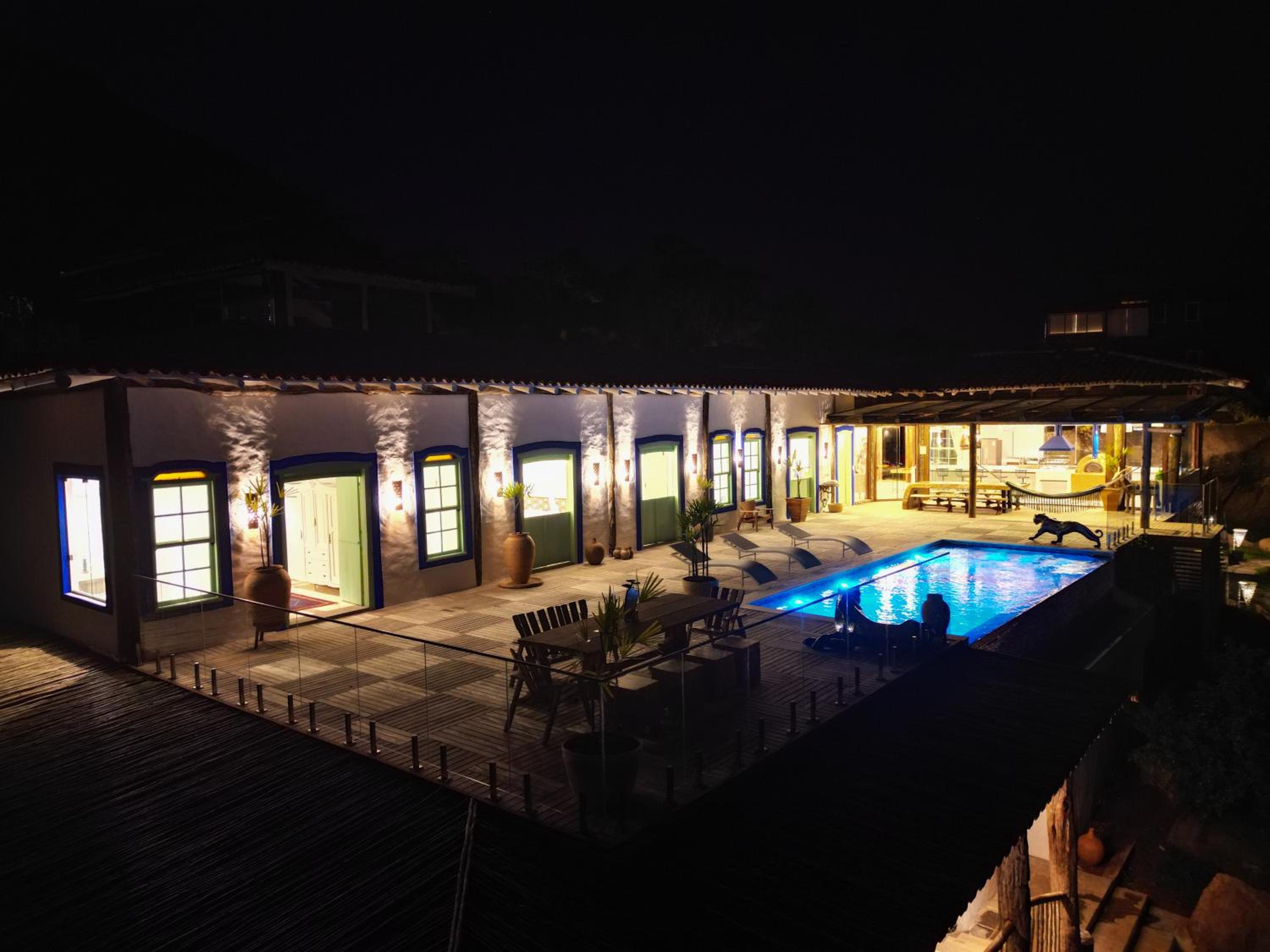 Blow Show Casa III Guest House