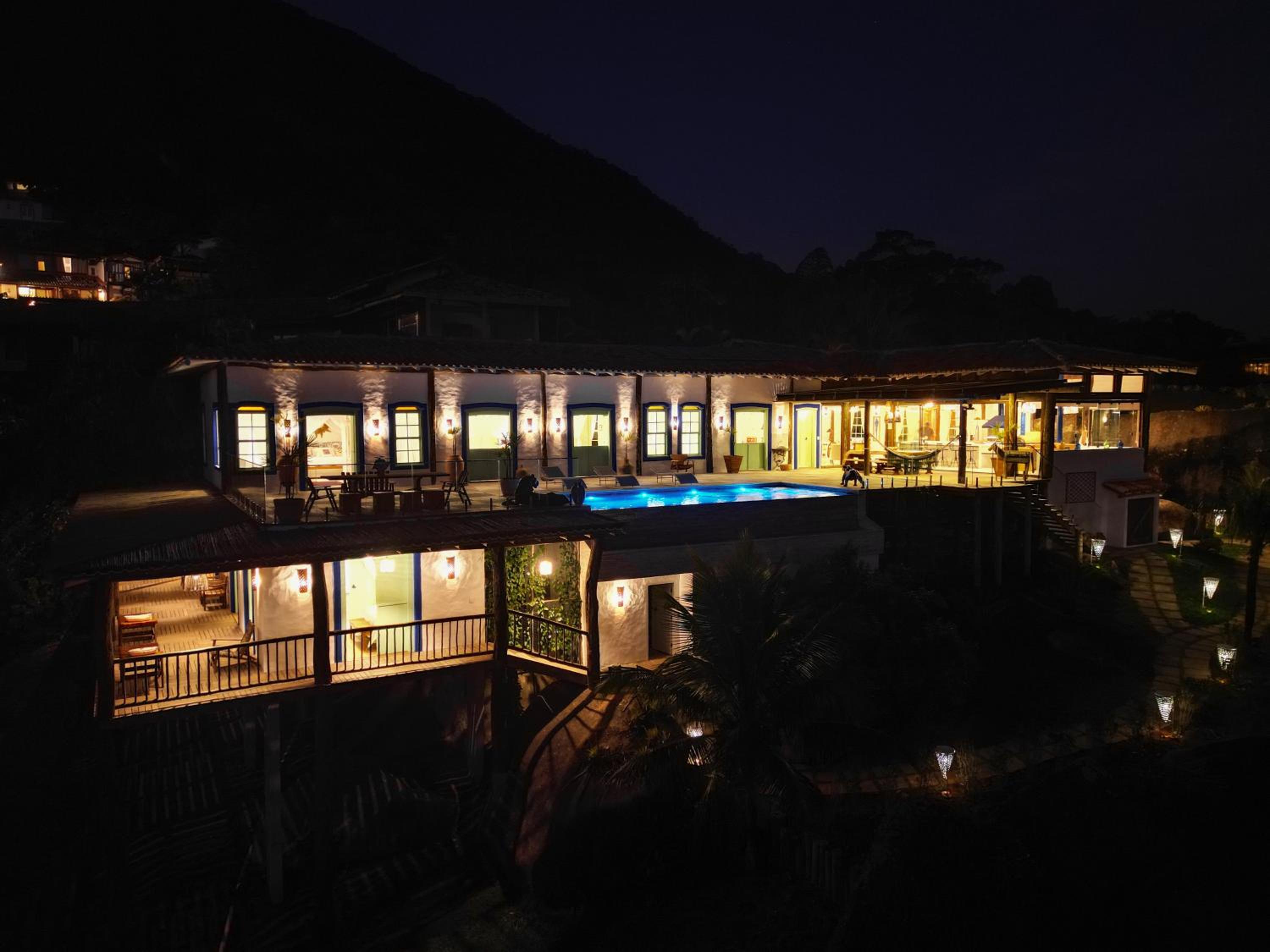 Blow Show Casa III Guest House