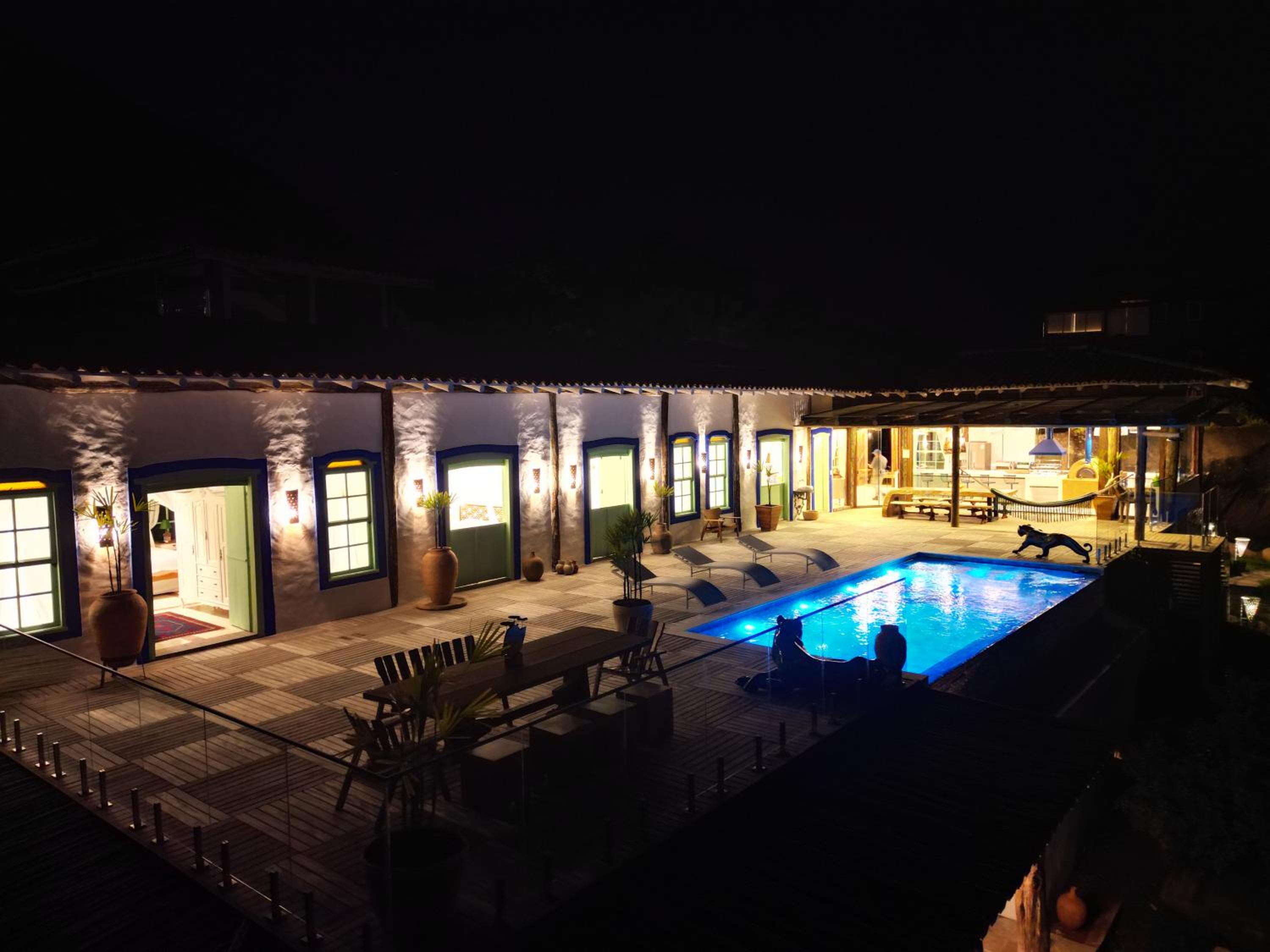 Blow Show Casa III Guest House