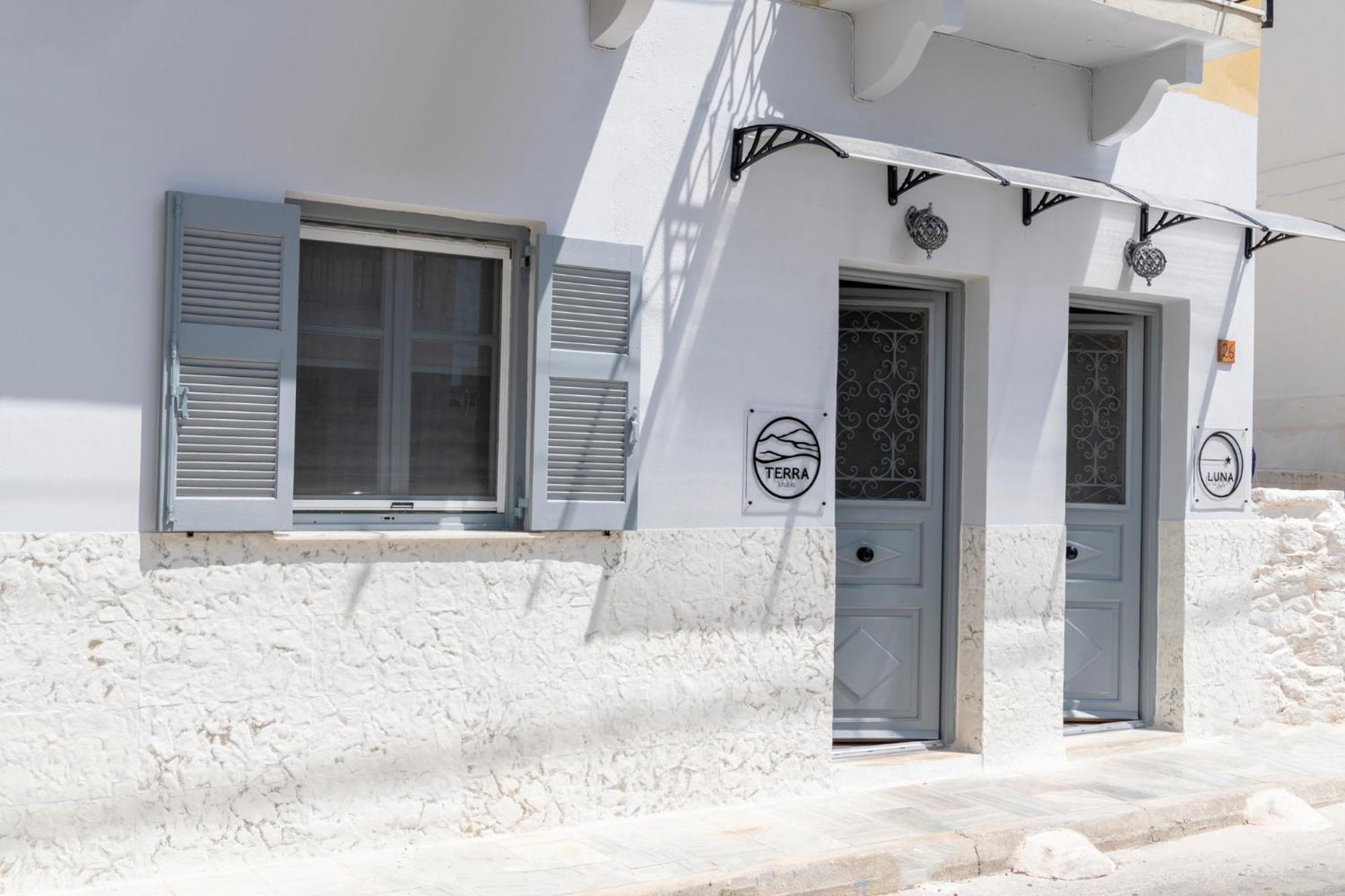 LUNA & TERRA APARTMENTS SYROS photo 1