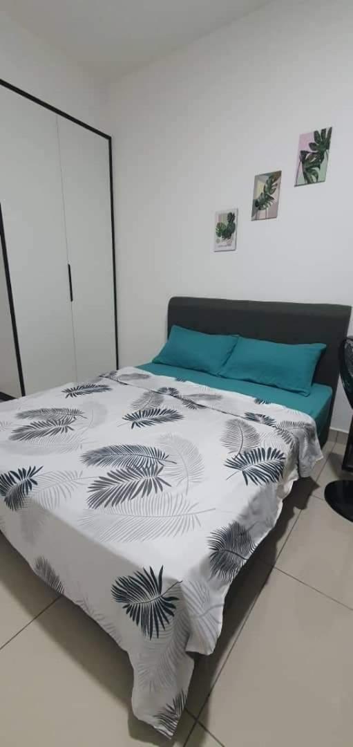 AuraMuslim Homestay Desaru Bandar Penawar Pool View with WIFI photo 2