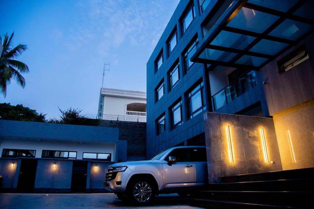 Y-twin apartments