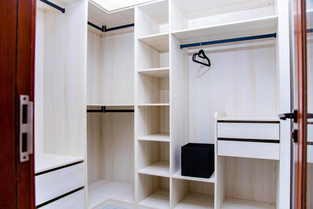 Y-twin apartments