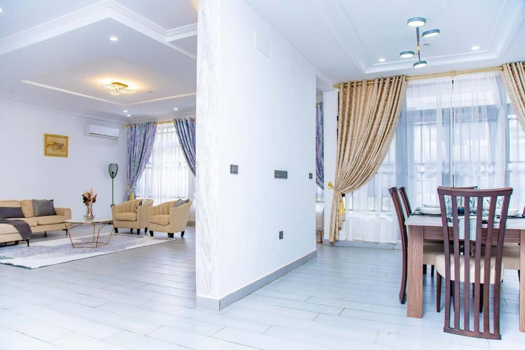 Y-twin apartments