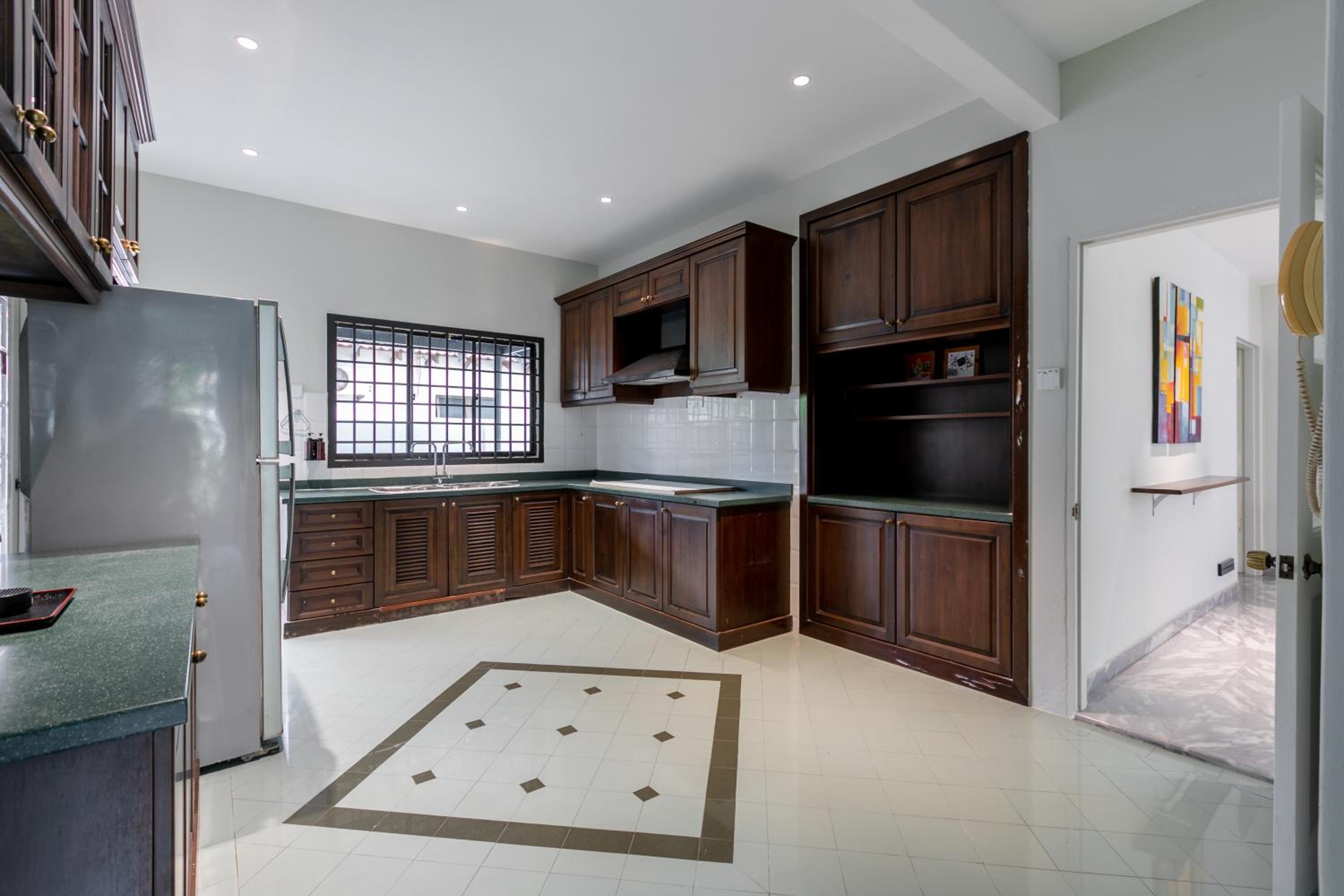 Kontor Mansion - 3 mins to Teluk Chempedak Beach & Private Pool photo 4