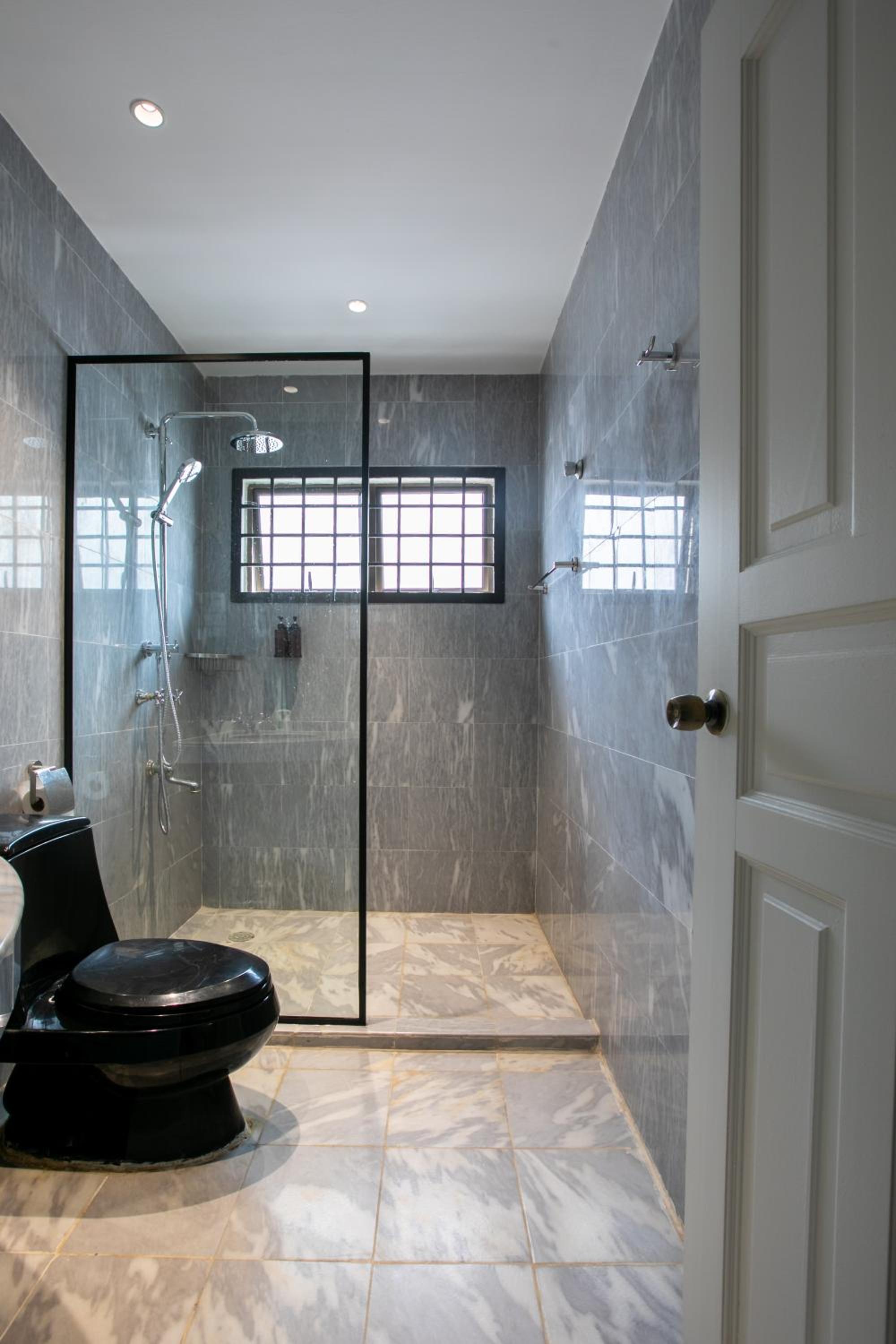 Kontor Mansion - 3 mins to Teluk Chempedak Beach & Private Pool photo 2