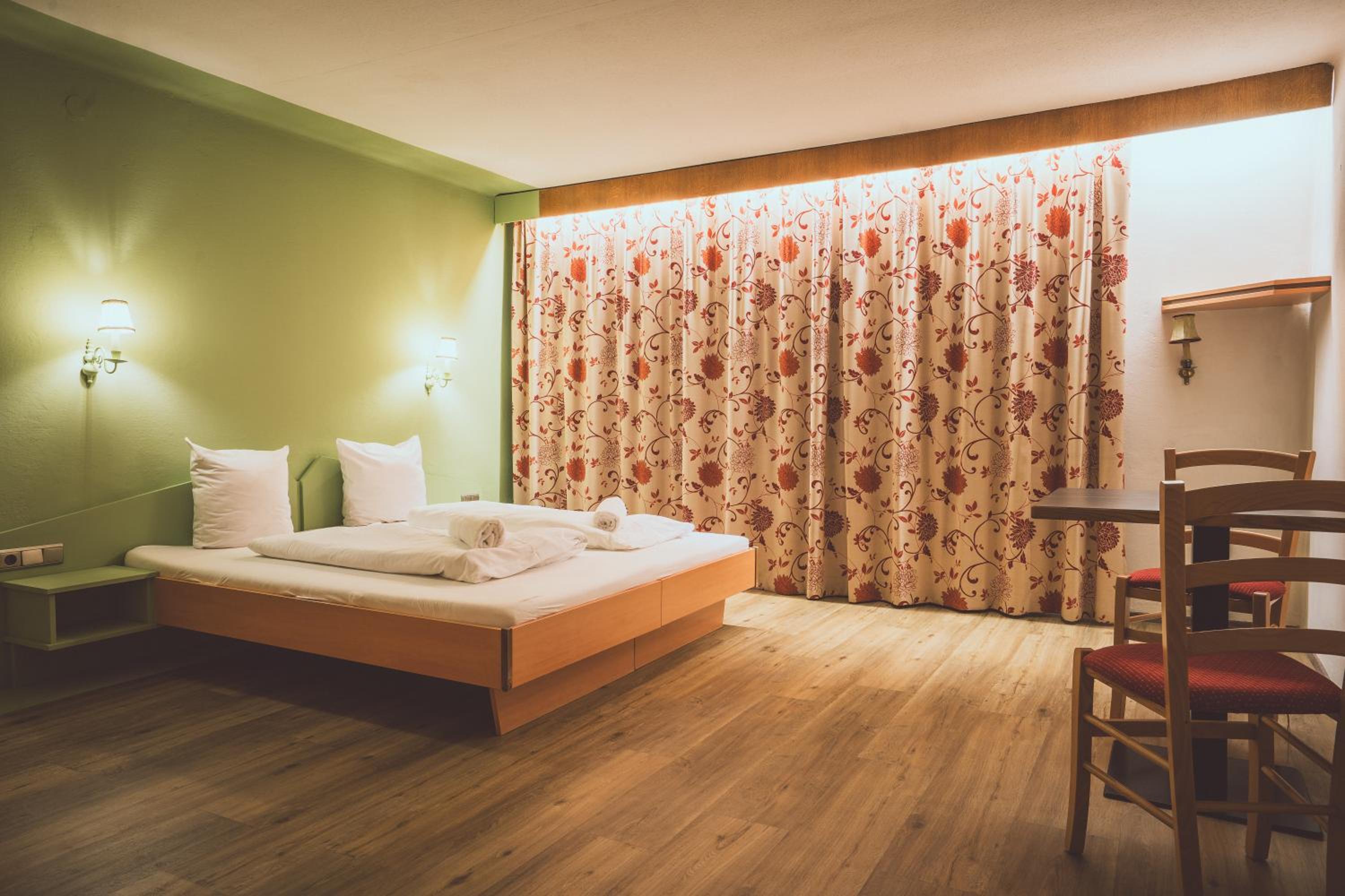 PhiliPop-Up Hostel