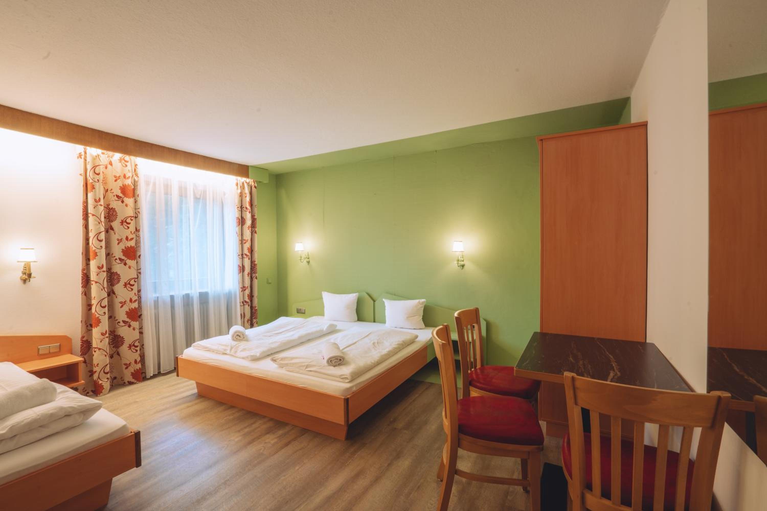 PhiliPop-Up Hostel