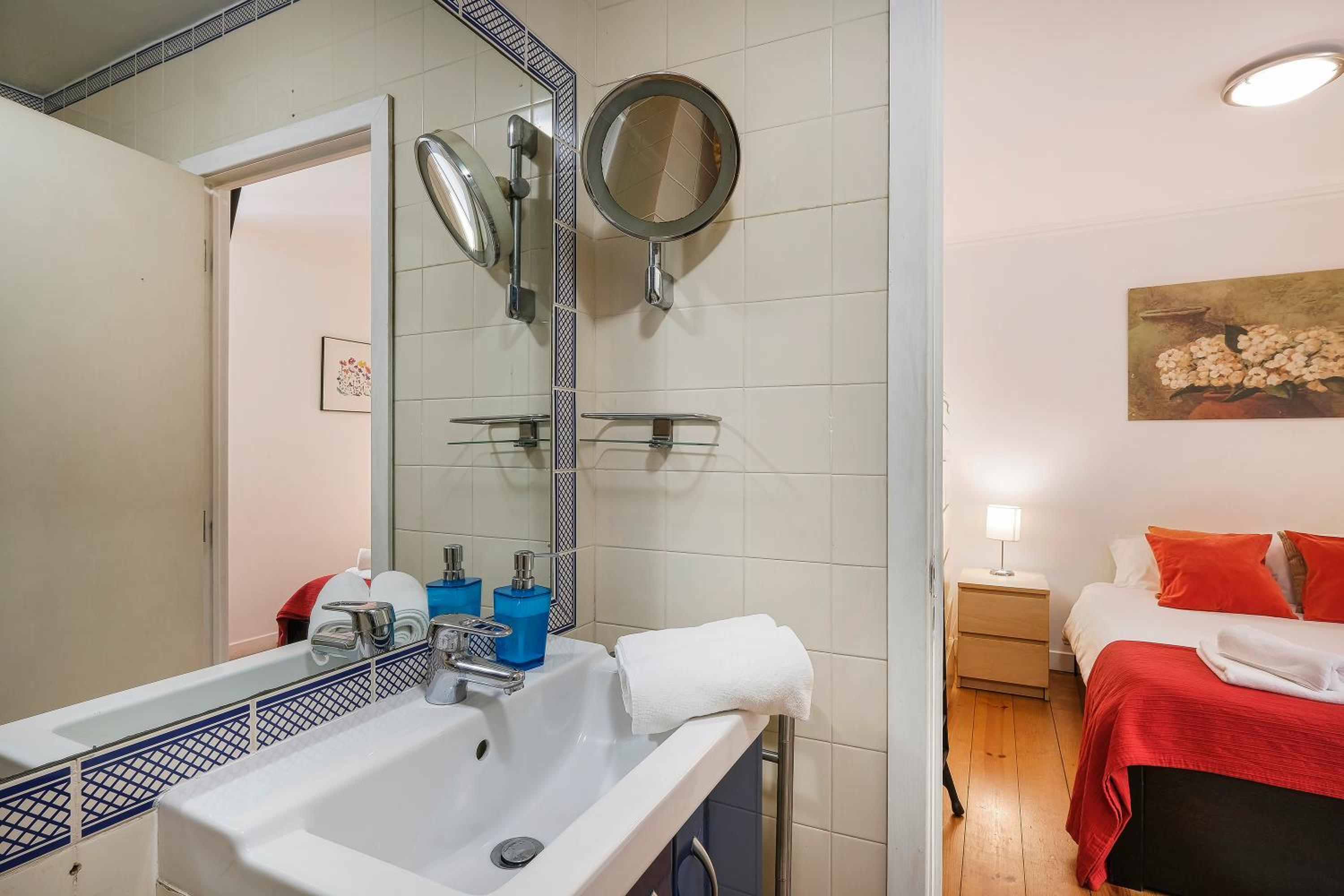 Lovely Bright Duplex - Prime Location view 3
