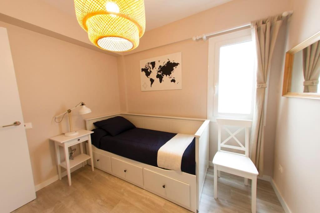 Lloret de Mar - BeachSide Apartment - Free Parking - limited size car view 3