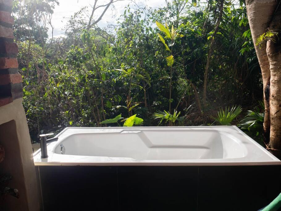La Casita del Bosque, Minicasa totalmente equipada, con tina y agua caliente