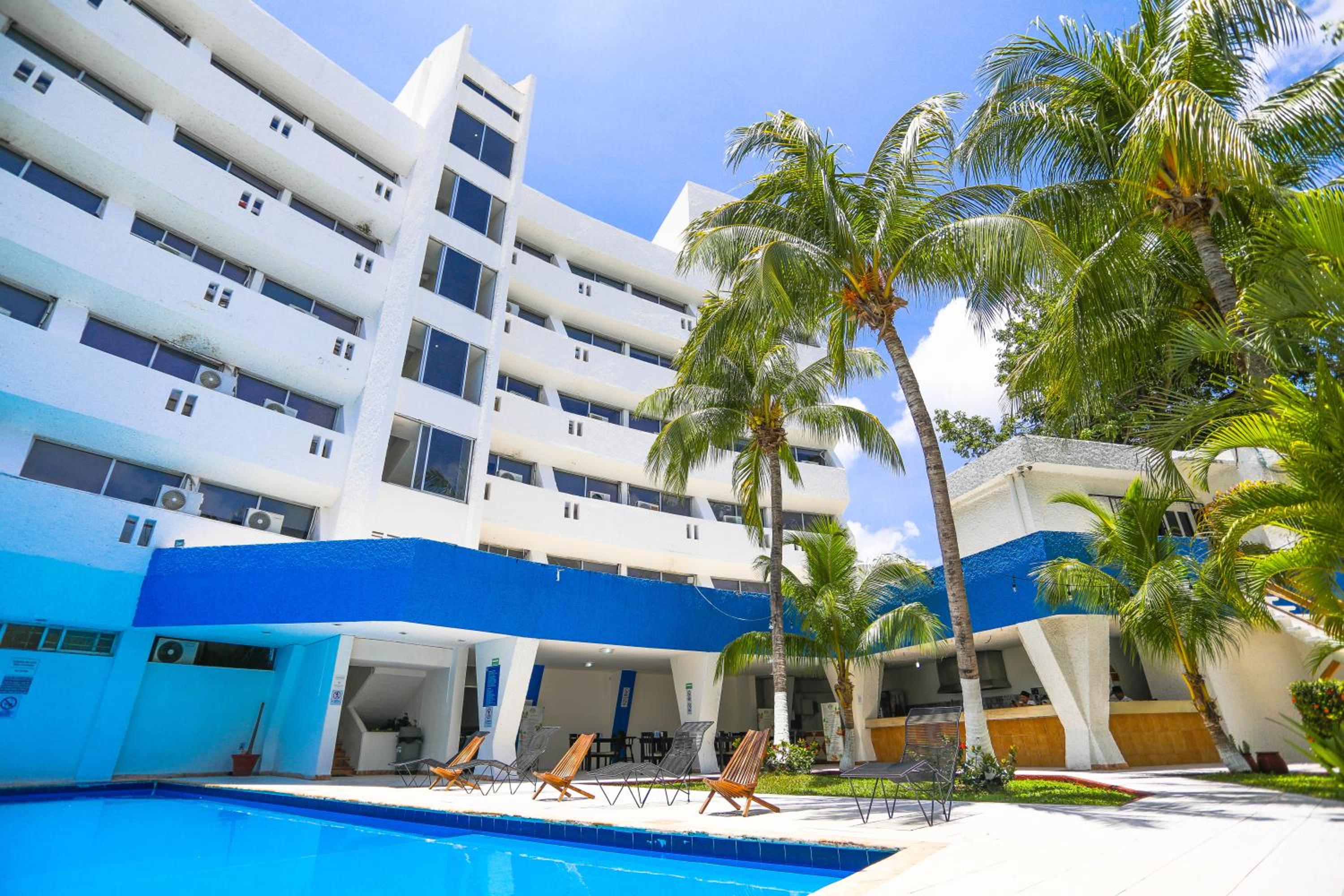 Hotel Caribe Internacional Cancun - Image 1