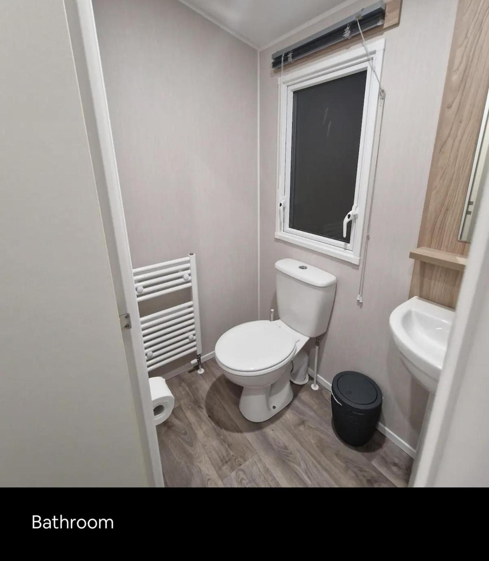 Luxury Static Caravan Sleeps 6 Coopers Beach view 5