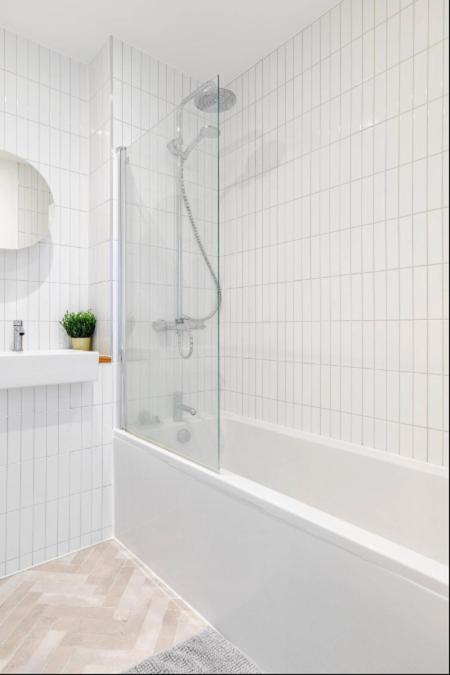 A Modern Lavish En-suite Bedroom