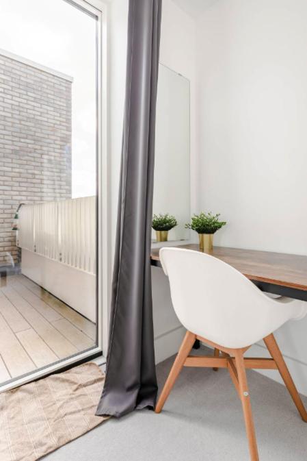 A Modern Lavish En-suite Bedroom