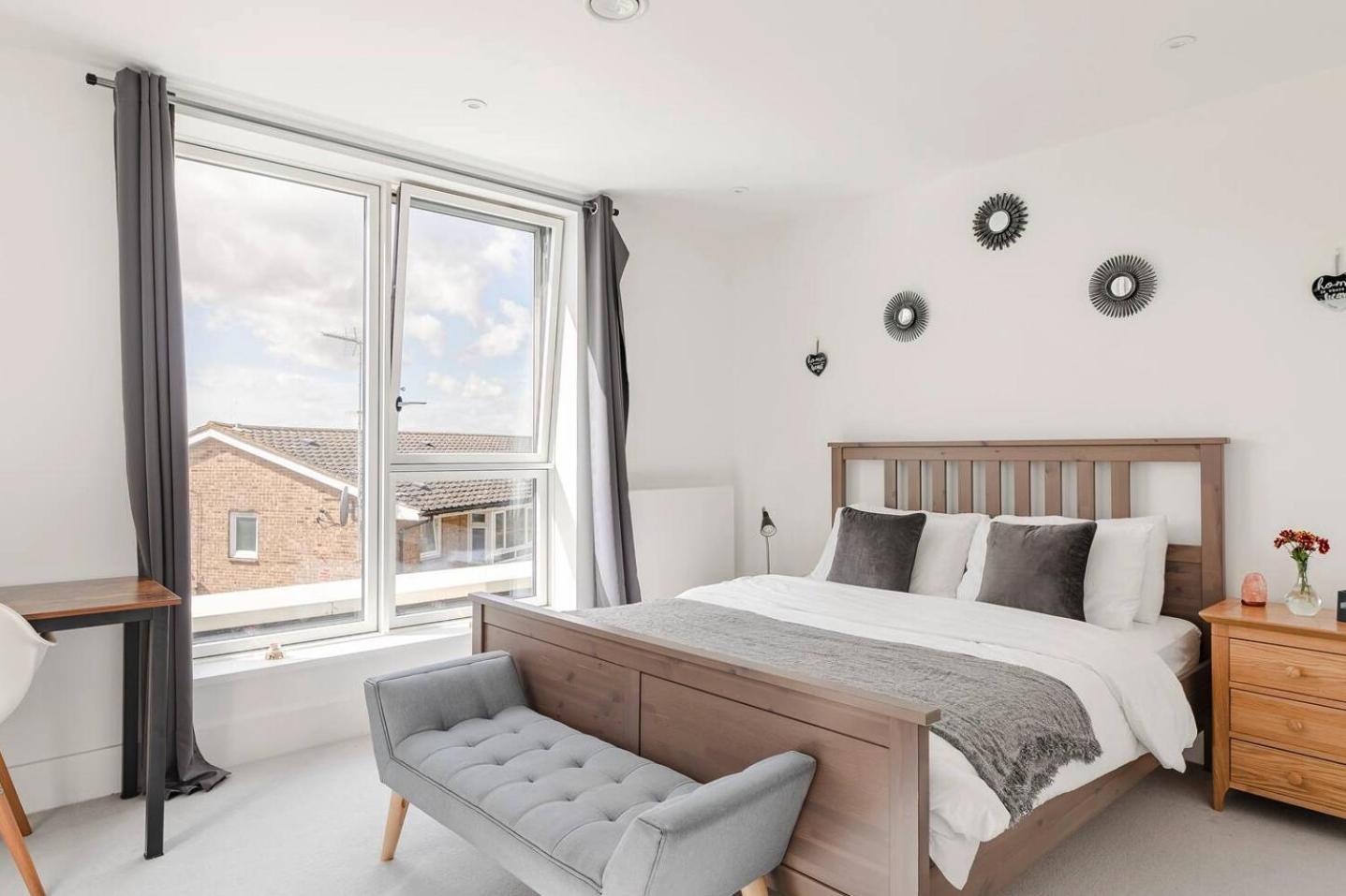 A Modern Lavish En-suite Bedroom
