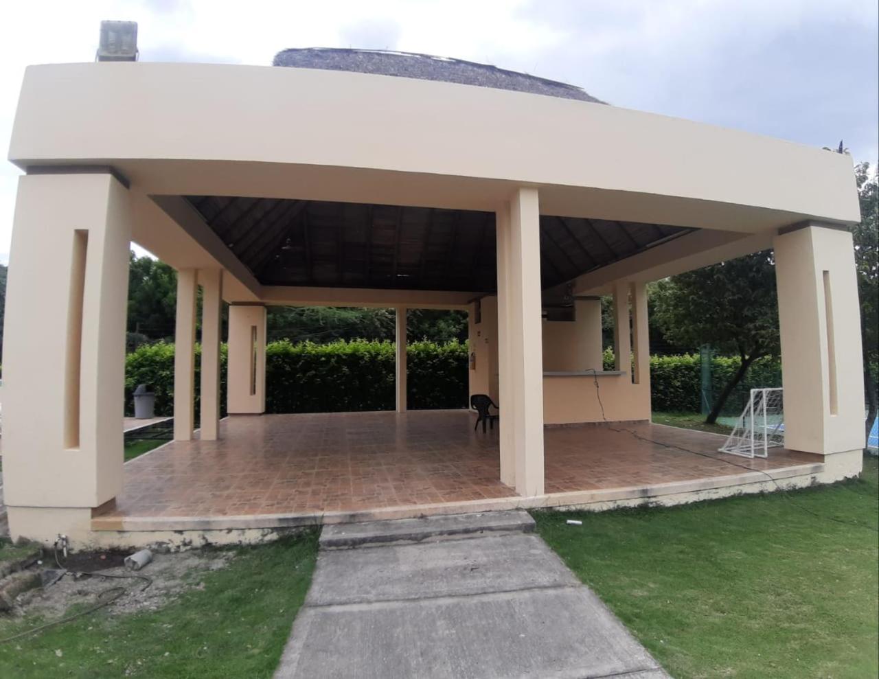 CASA EN GIRARDOT